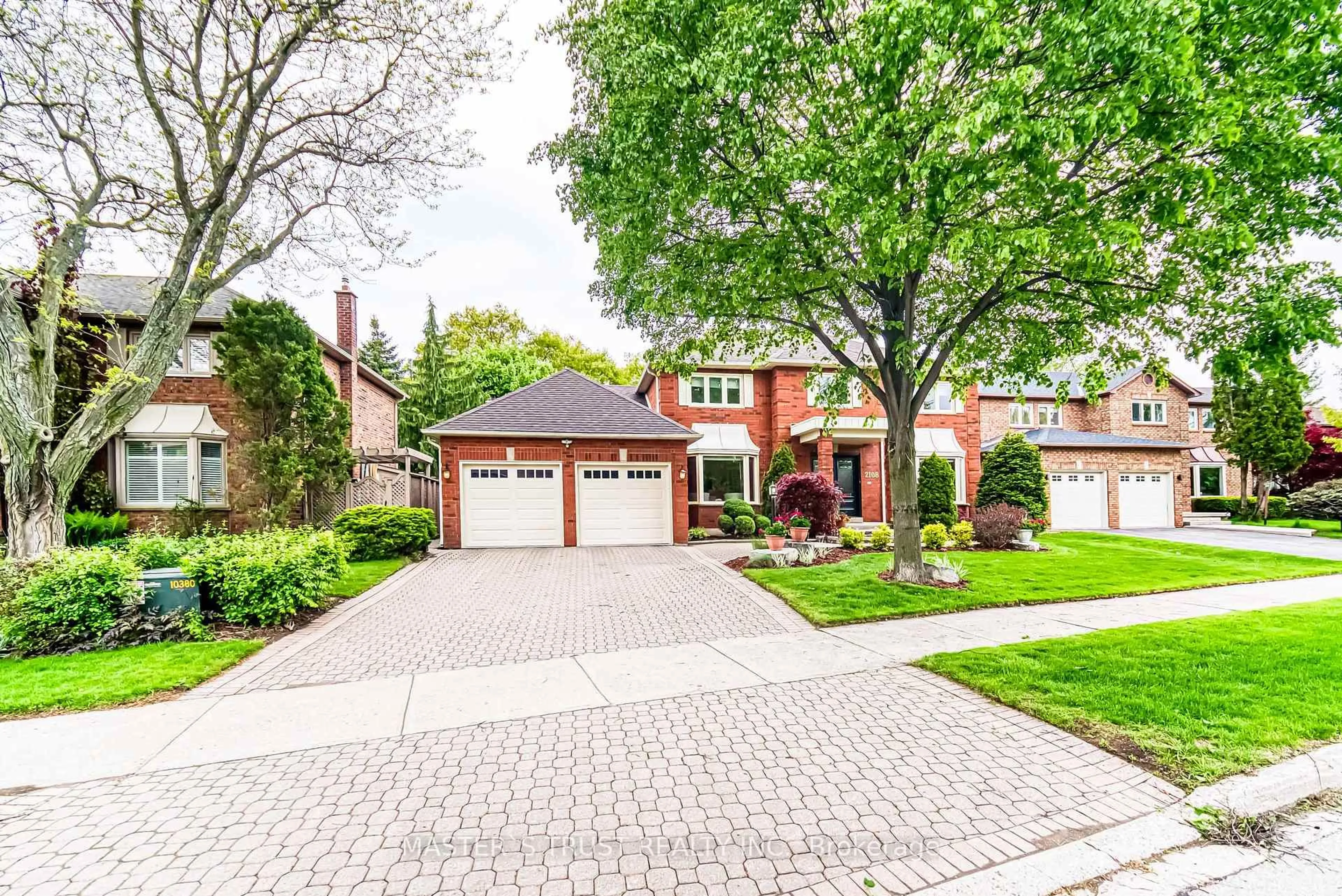 Home with brick exterior material, street for 2108 Grenville Dr, Oakville Ontario L6H 3Y6