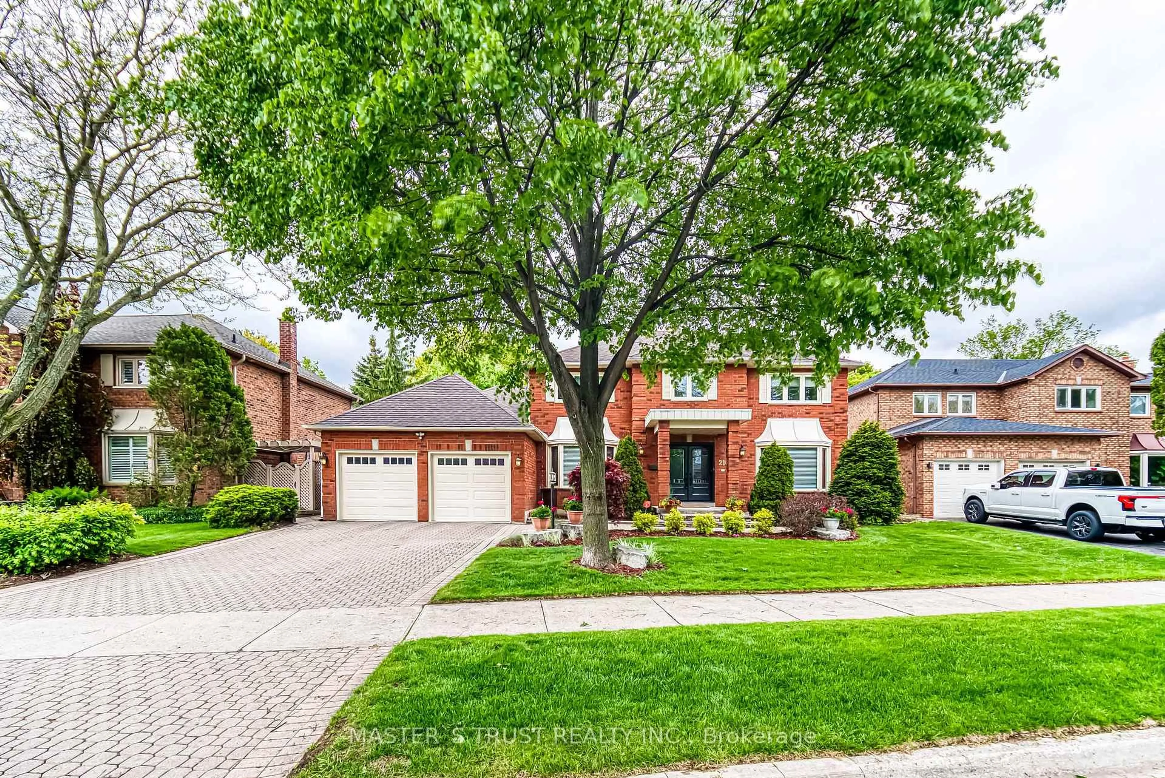 Home with brick exterior material, street for 2108 Grenville Dr, Oakville Ontario L6H 3Y6