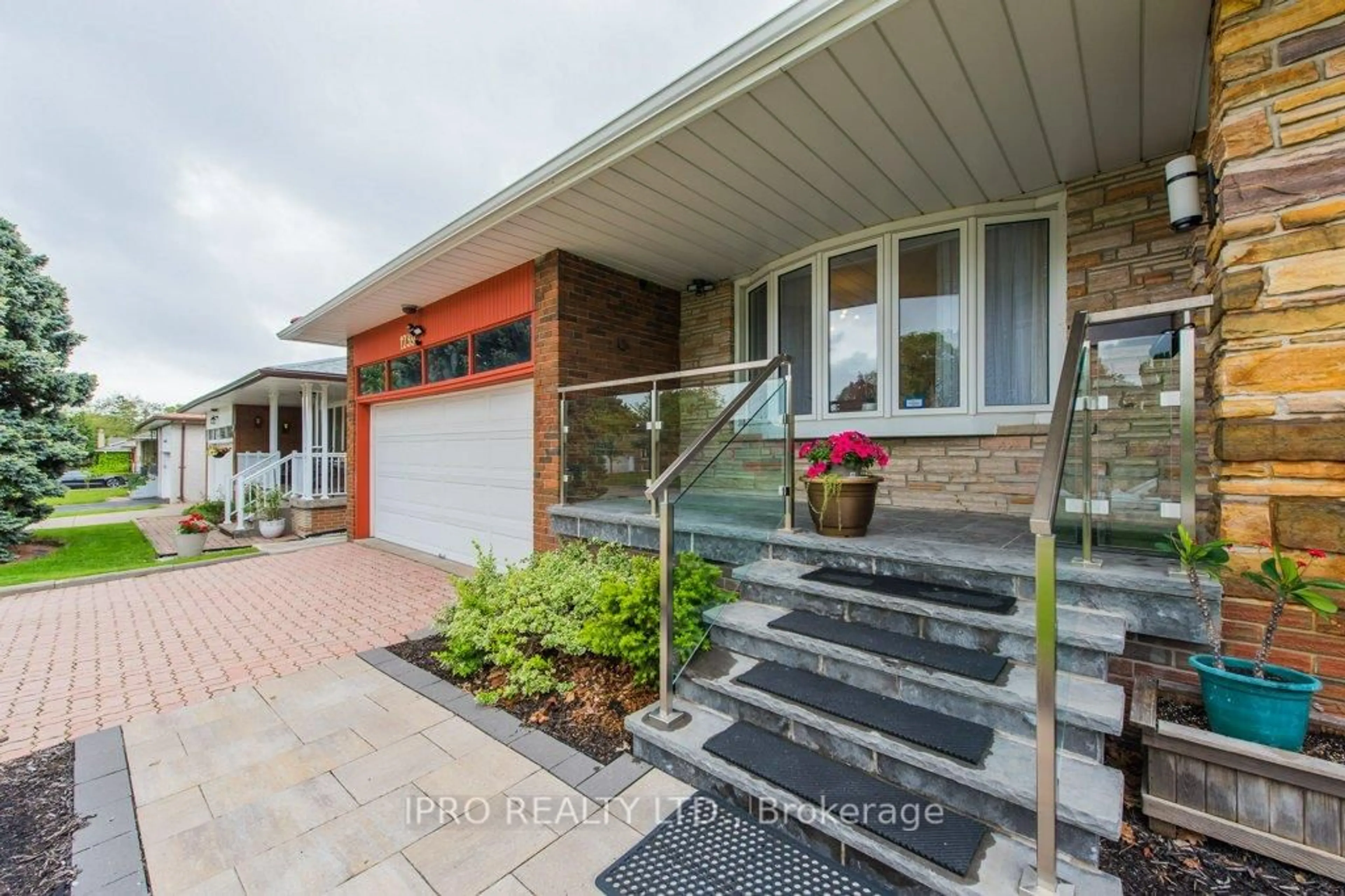 Home with brick exterior material, street for 1239 Silver Spear Rd, Mississauga Ontario L4Y 2W6