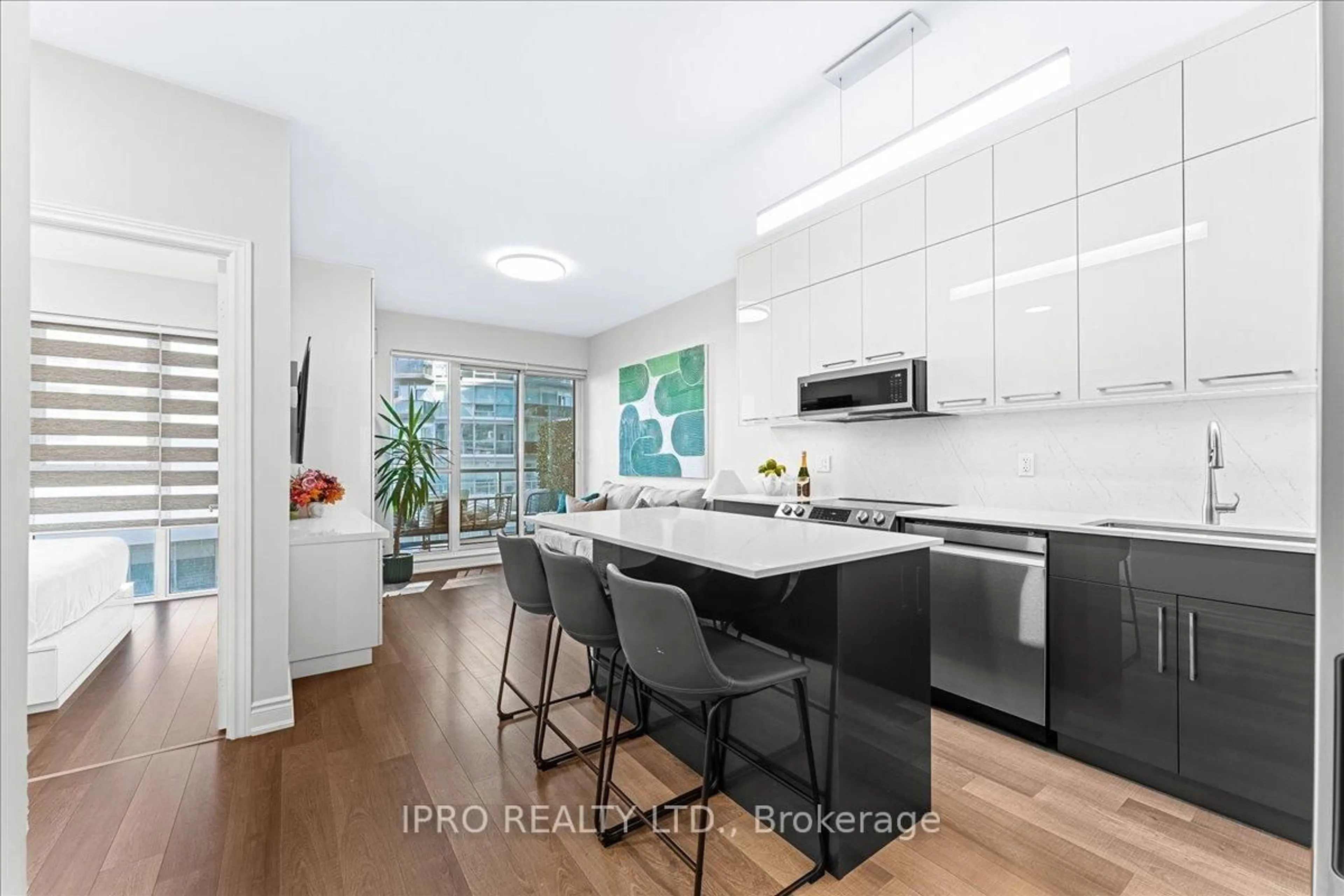 Open concept kitchen, unknown for 39 ANNIE CRAIG Dr #708, Toronto Ontario M8V 0H1