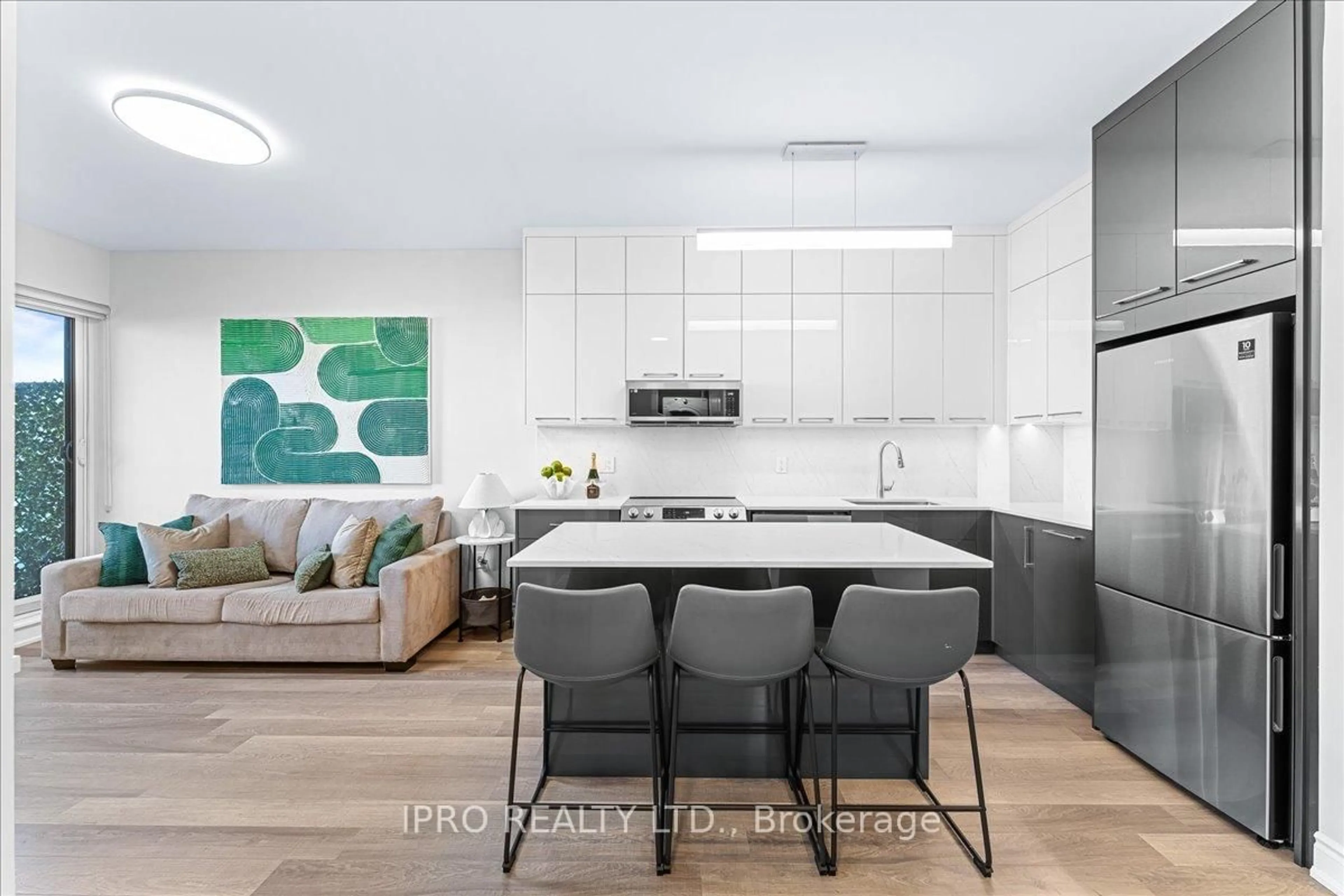 Open concept kitchen, unknown for 39 ANNIE CRAIG Dr #708, Toronto Ontario M8V 0H1