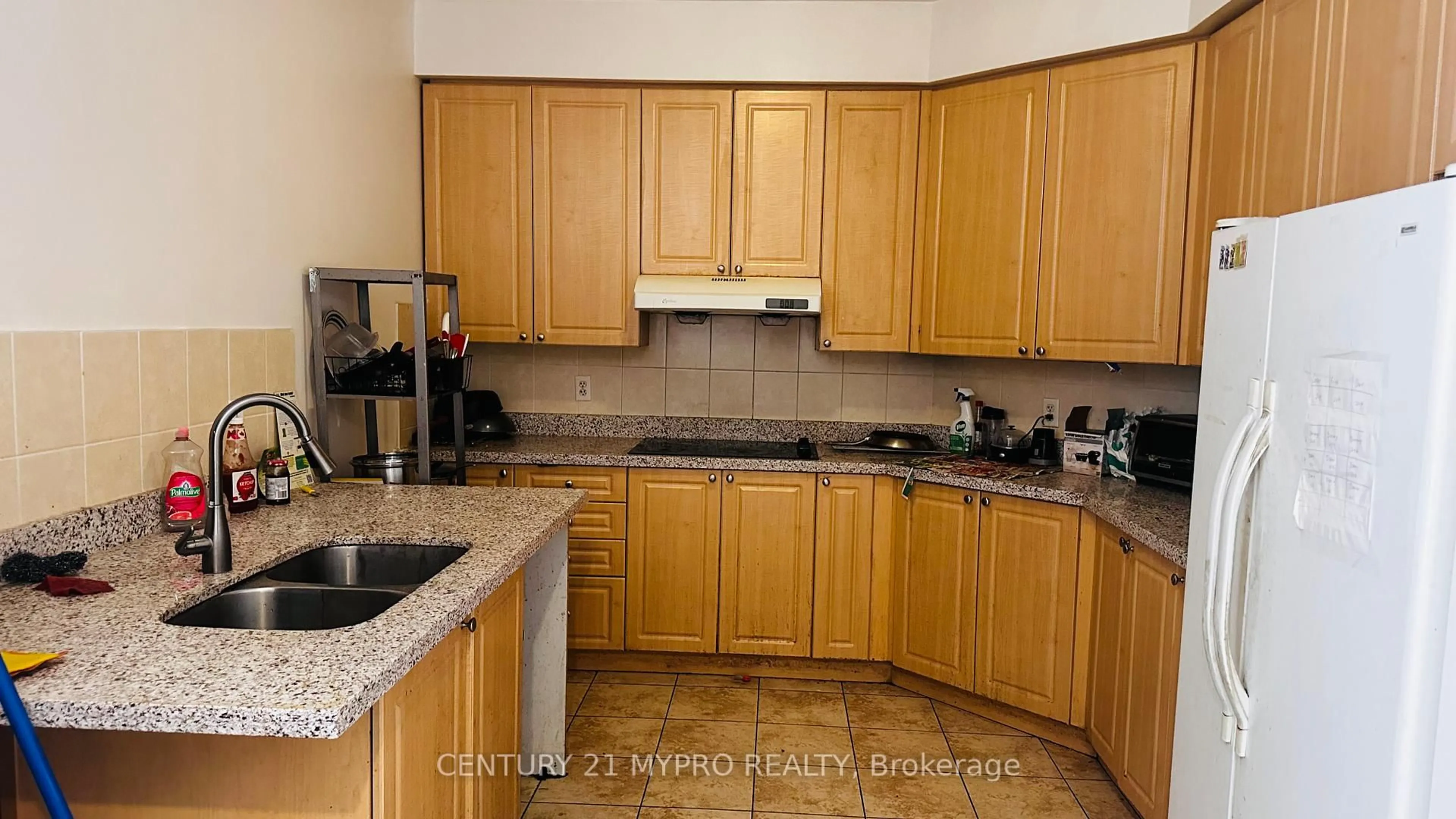 Standard kitchen, unknown for 369 Assiniboine Rd, Toronto Ontario M3J 0A6