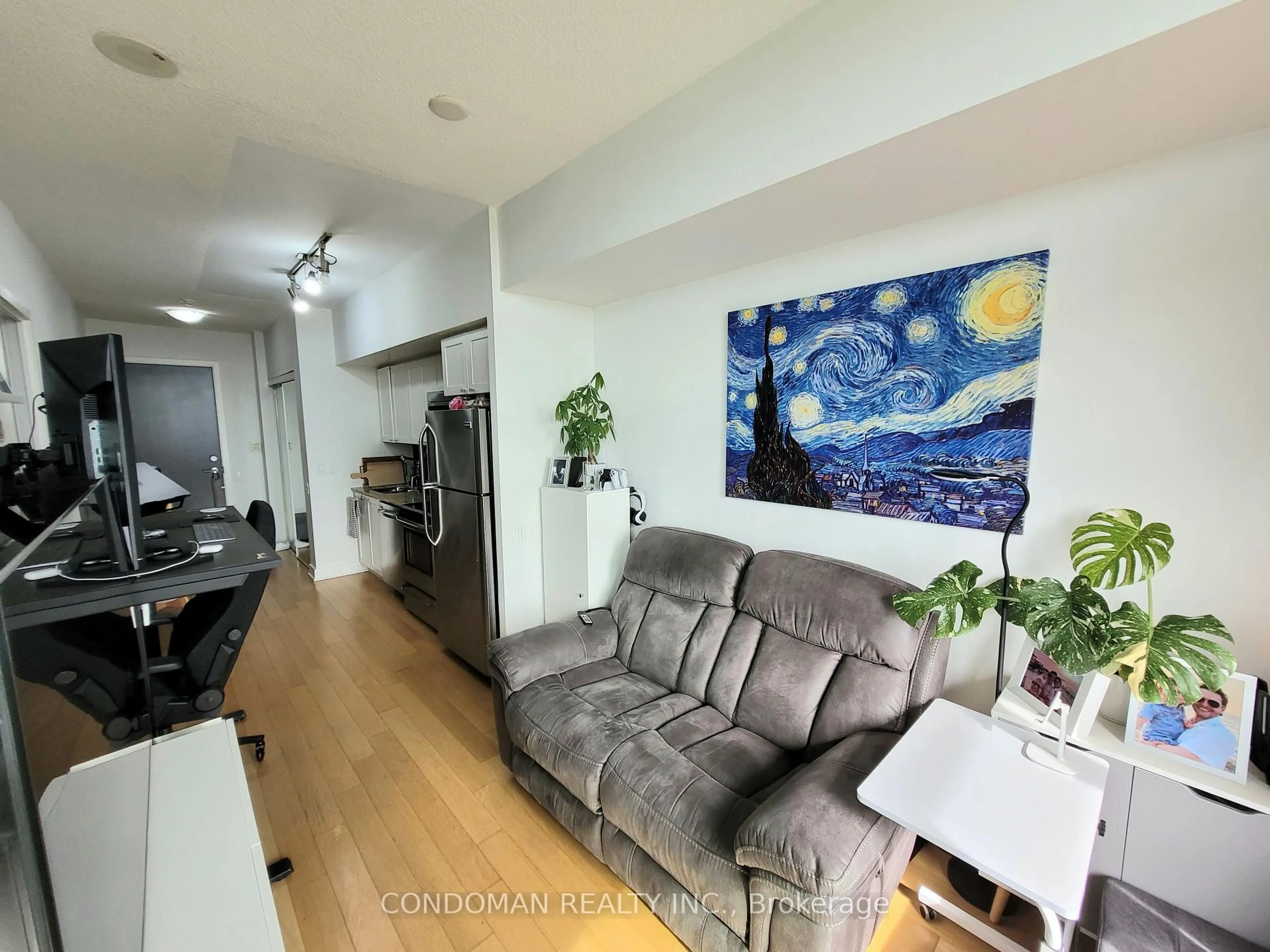 A pic of a room for 105 The Queensway Ave #2508, Toronto Ontario M6S 5B5