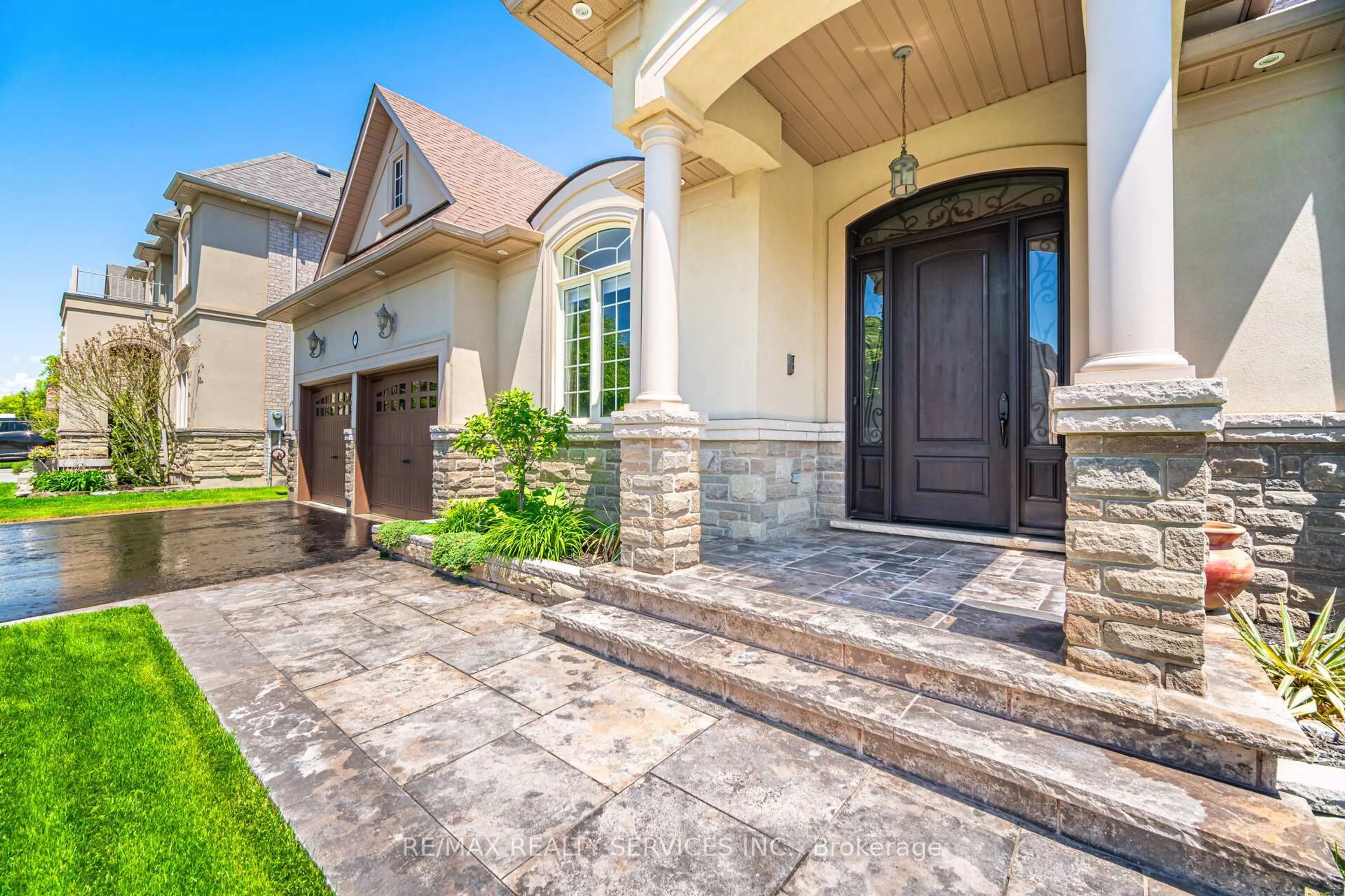 Home with brick exterior material, street for 48 Beacon Hill Dr, Brampton Ontario L6X 0V7