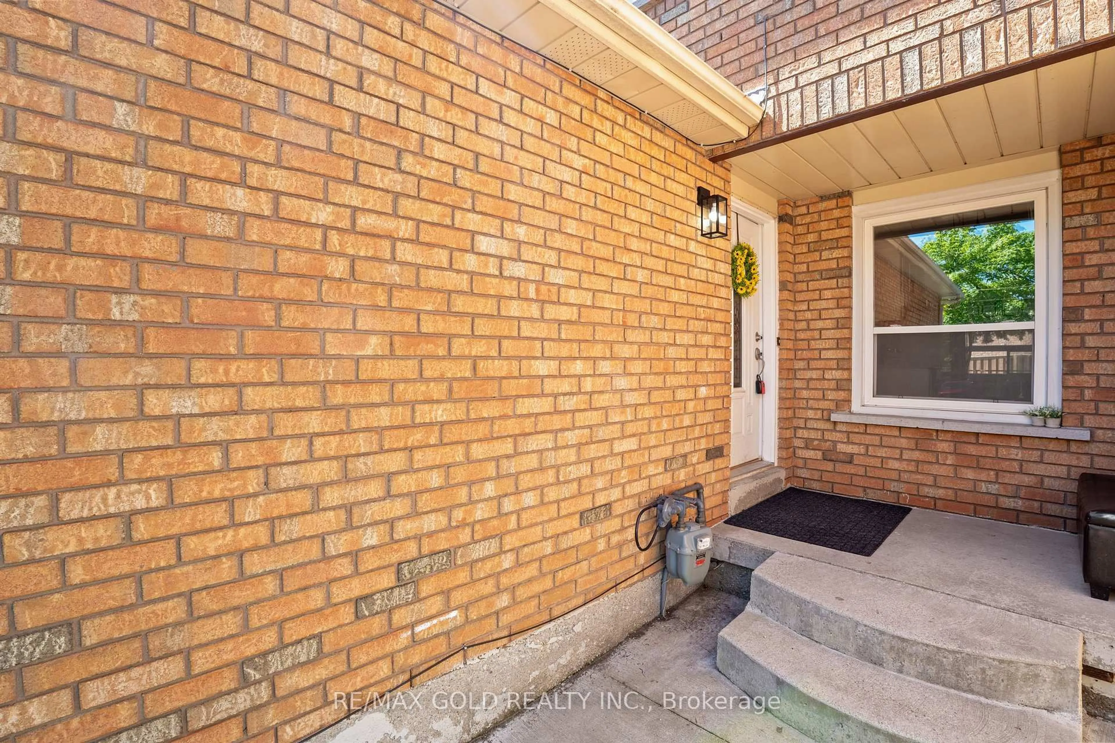 Unknown for 123 Tulip Dr, Brampton Ontario L6Y 3X6