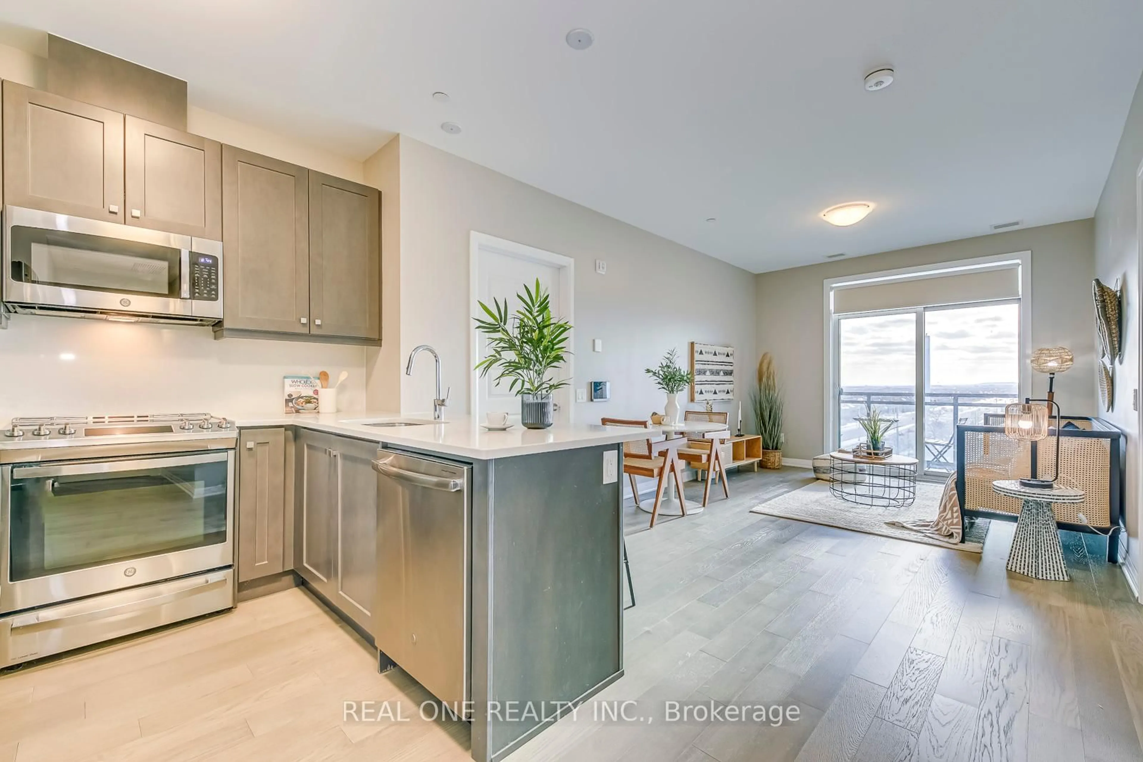 Open concept kitchen, unknown for 95 Dundas St #417, Oakville Ontario L6M 5N4