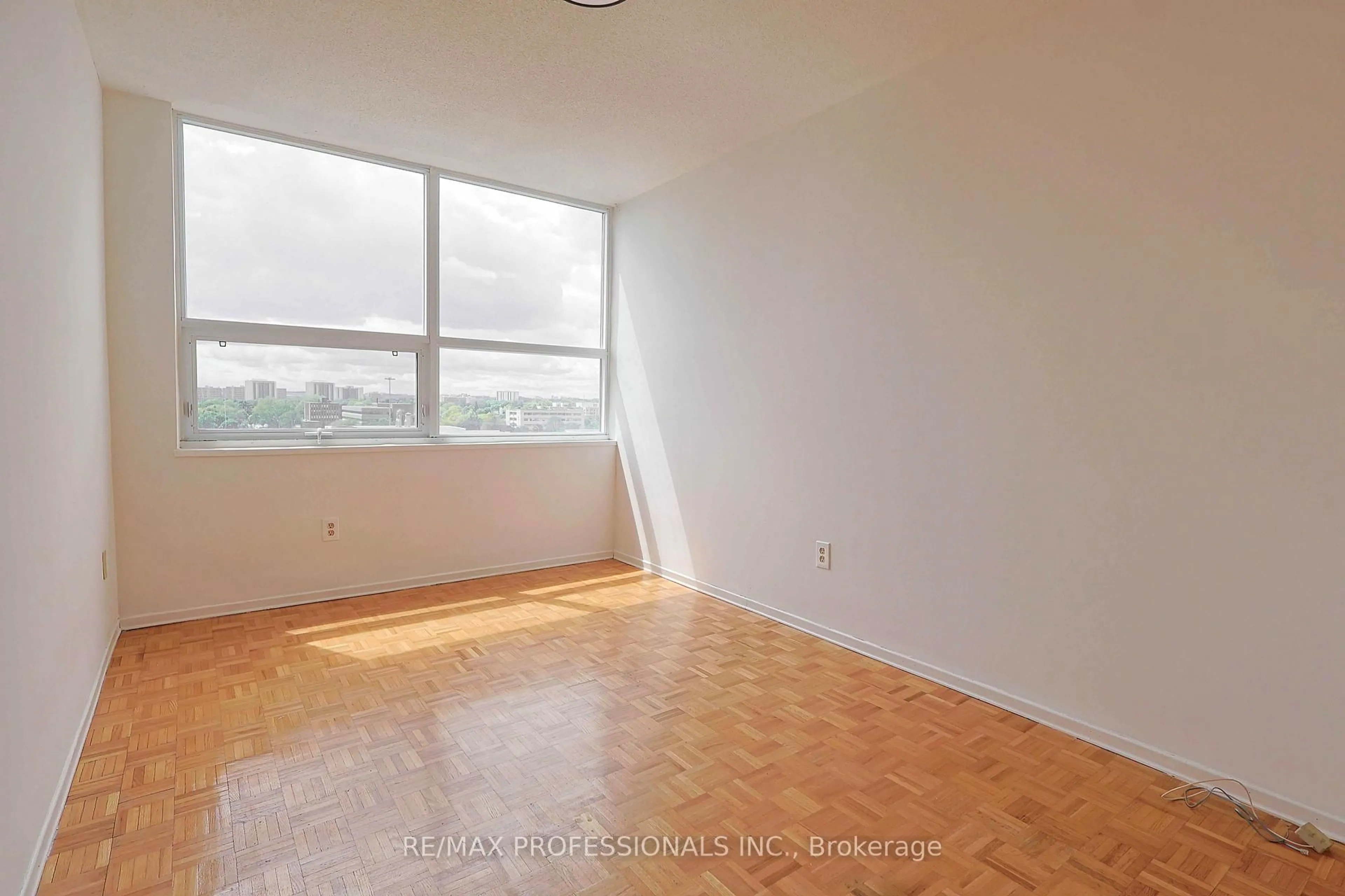 A pic of a room for 362 The East Mall N/A #905, Toronto Ontario M9B 6C4
