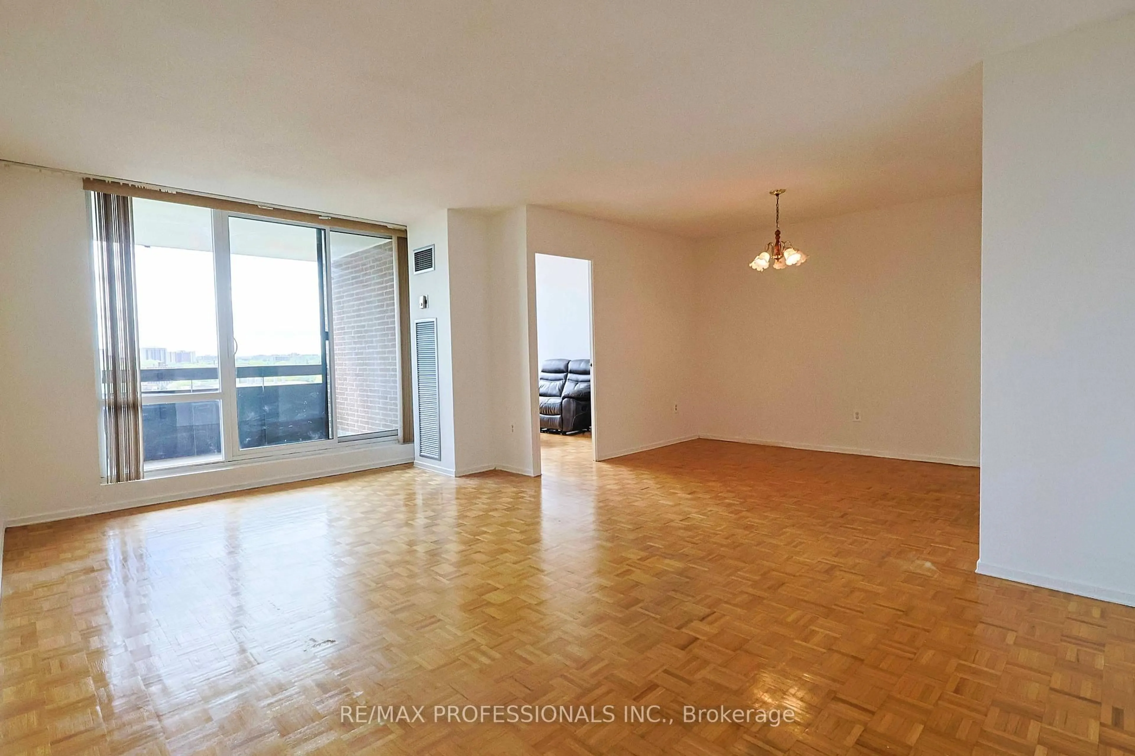 A pic of a room for 362 The East Mall N/A #905, Toronto Ontario M9B 6C4