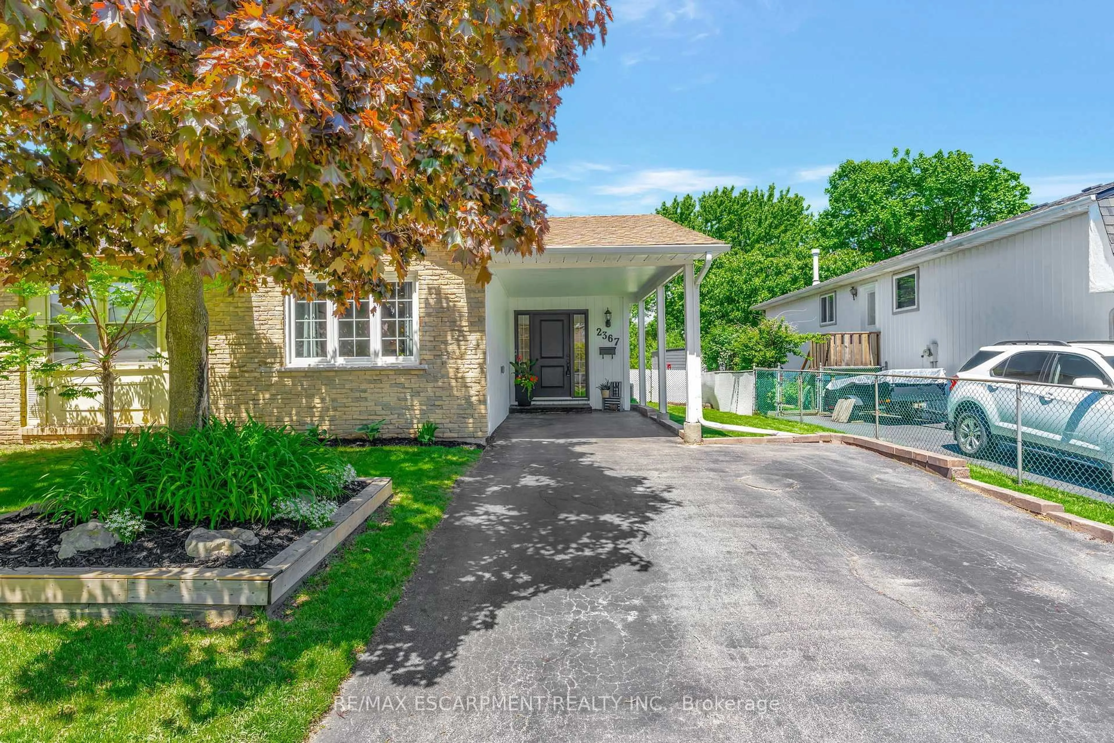 Unknown for 2367 Holyhead Dr, Burlington Ontario L7P 3V2