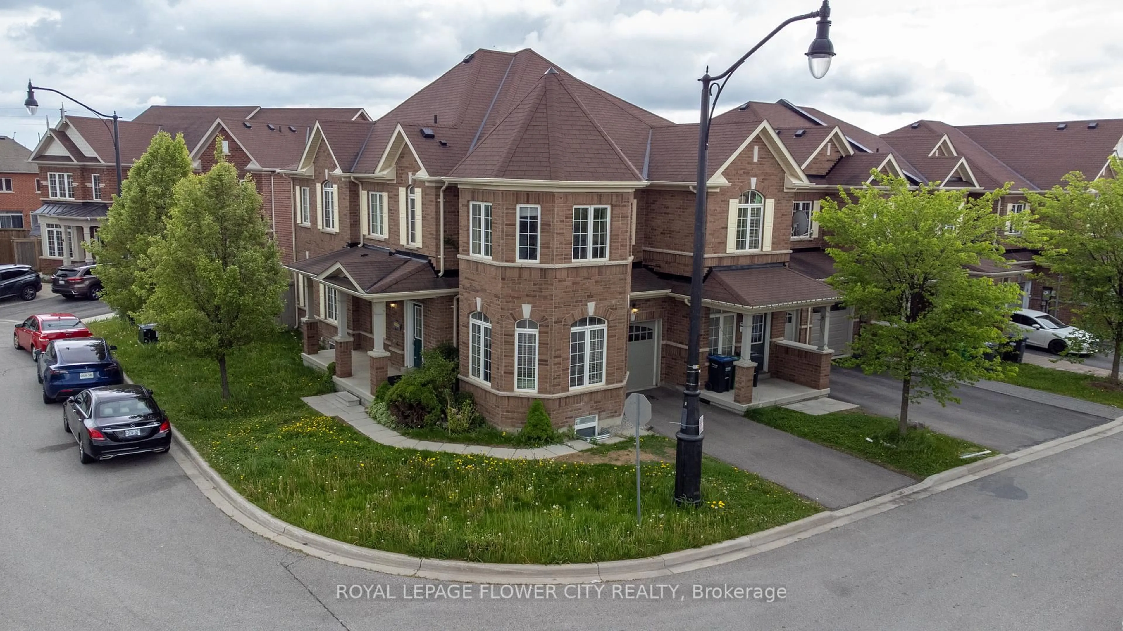 A pic from outside/outdoor area/front of a property/back of a property/a pic from drone, unknown for 19 Primo Rd, Brampton Ontario L7A 0Z9