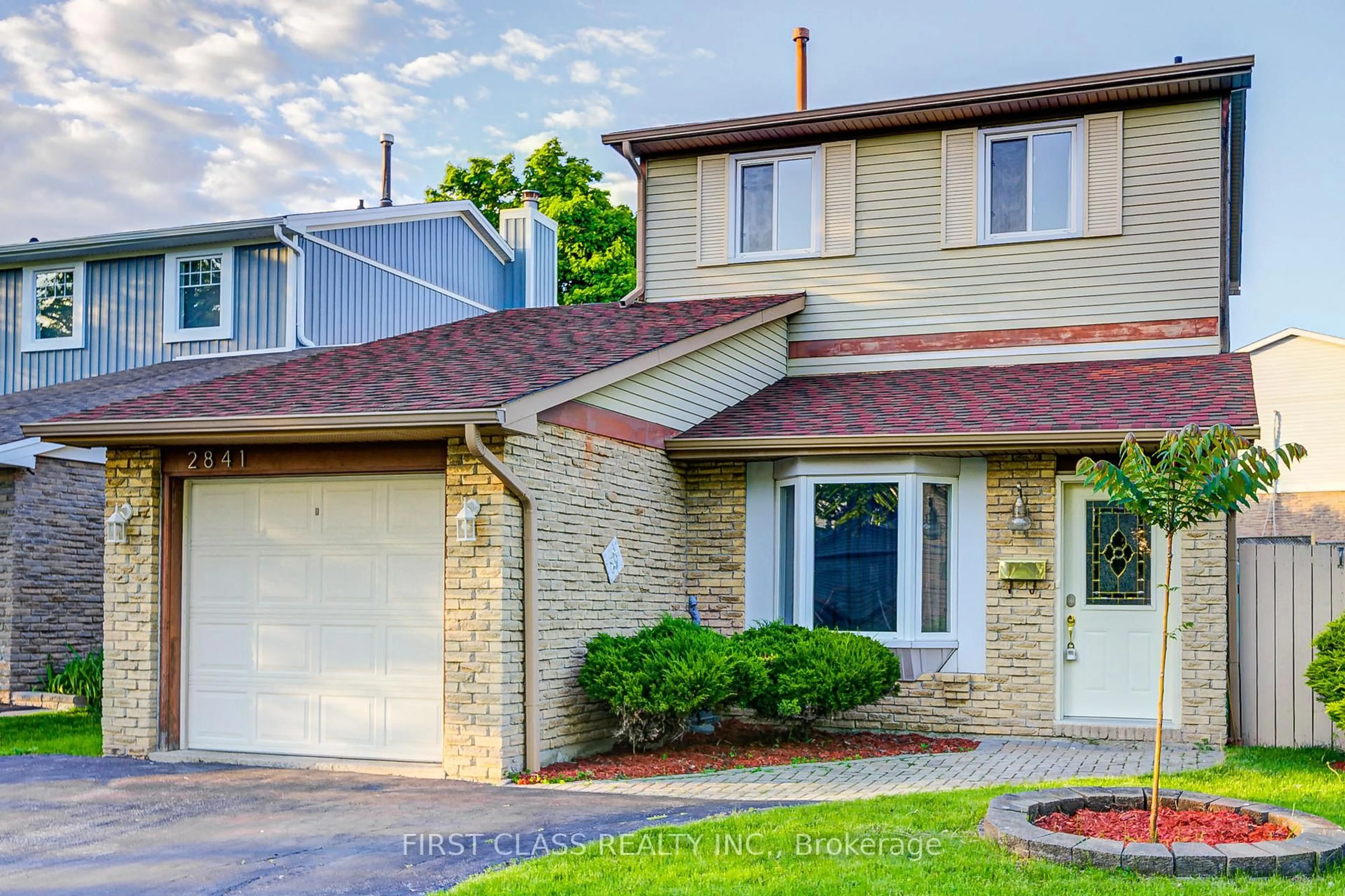 Home with brick exterior material, street for 2841 Andorra Circ, Mississauga Ontario L5N 2H8