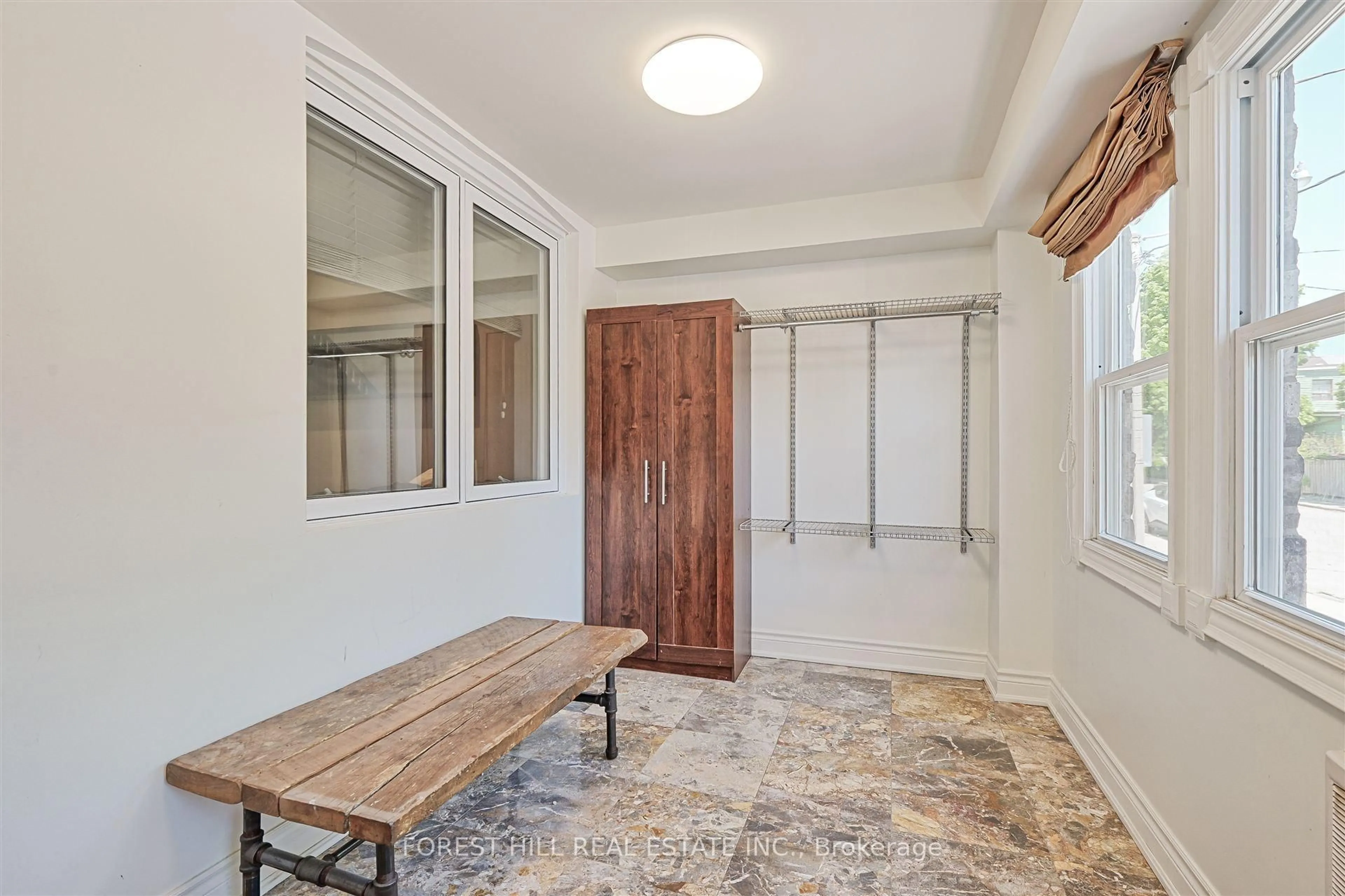 Indoor entryway for 16 Chambers Ave, Toronto Ontario M6N 3L9