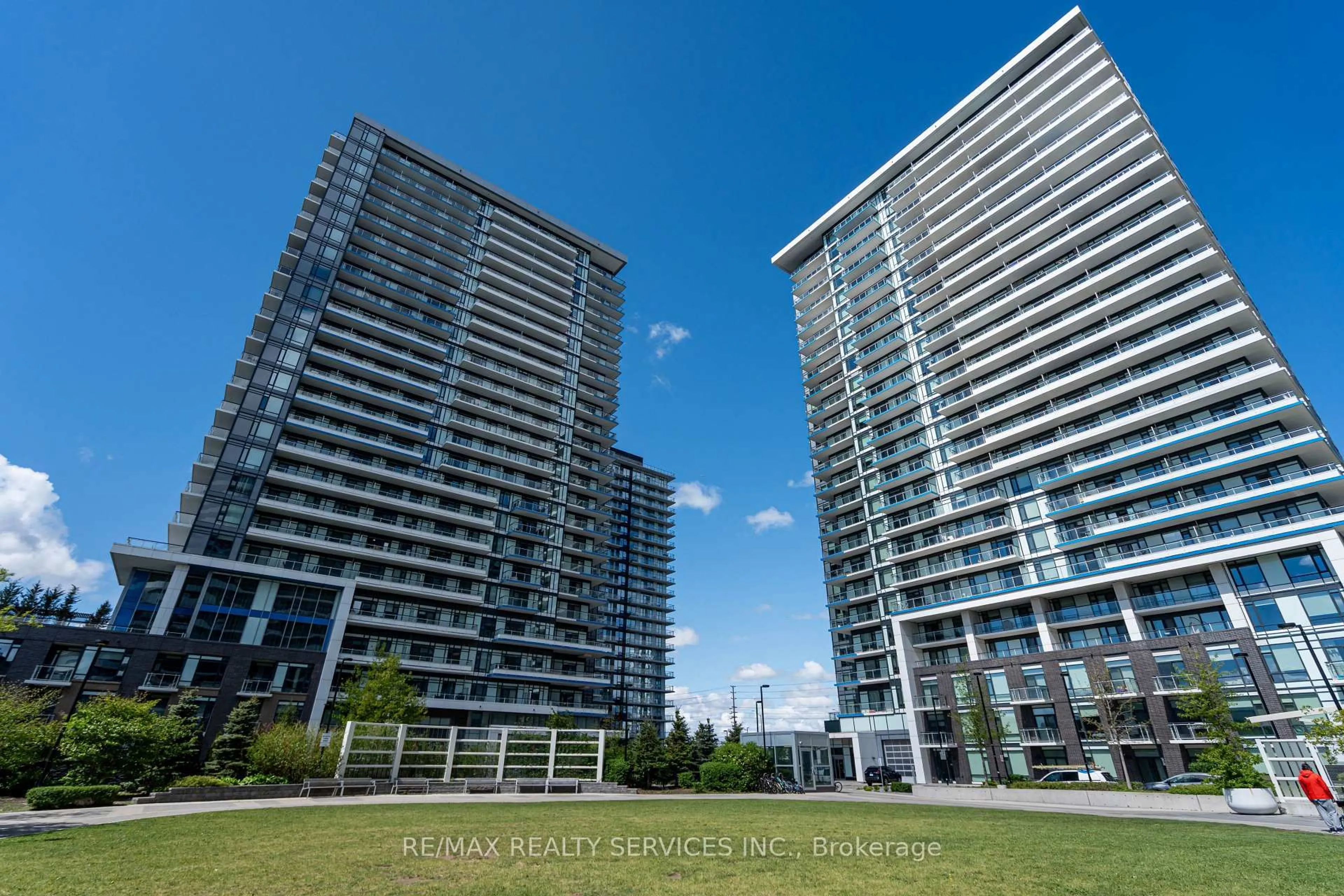 A pic from outside/outdoor area/front of a property/back of a property/a pic from drone, city buildings view from balcony for 2560 Eglinton Ave #503, Mississauga Ontario L5M 0Y3