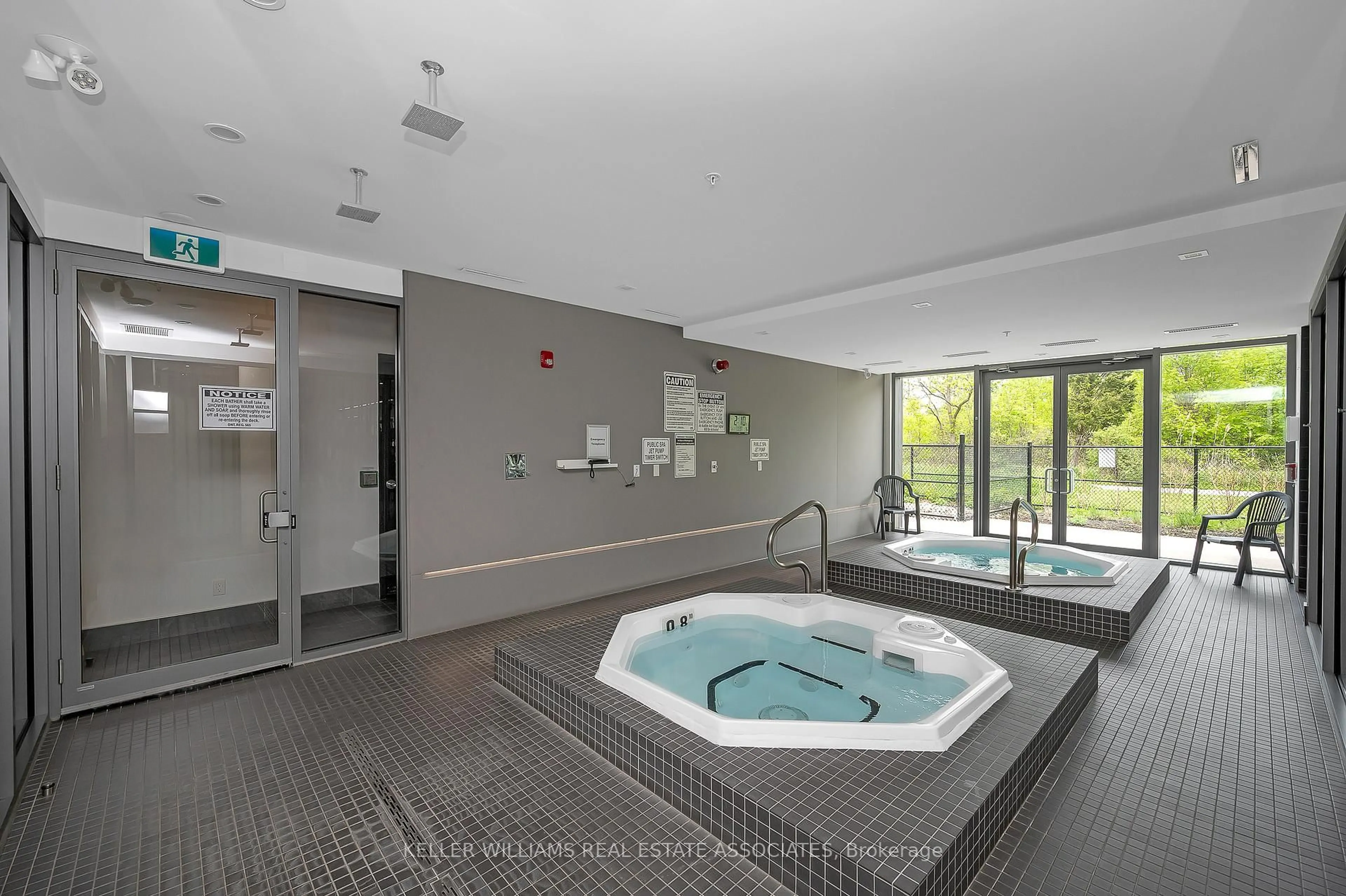 Pool for 5240 Dundas St #B412, Burlington Ontario L7L 0J6