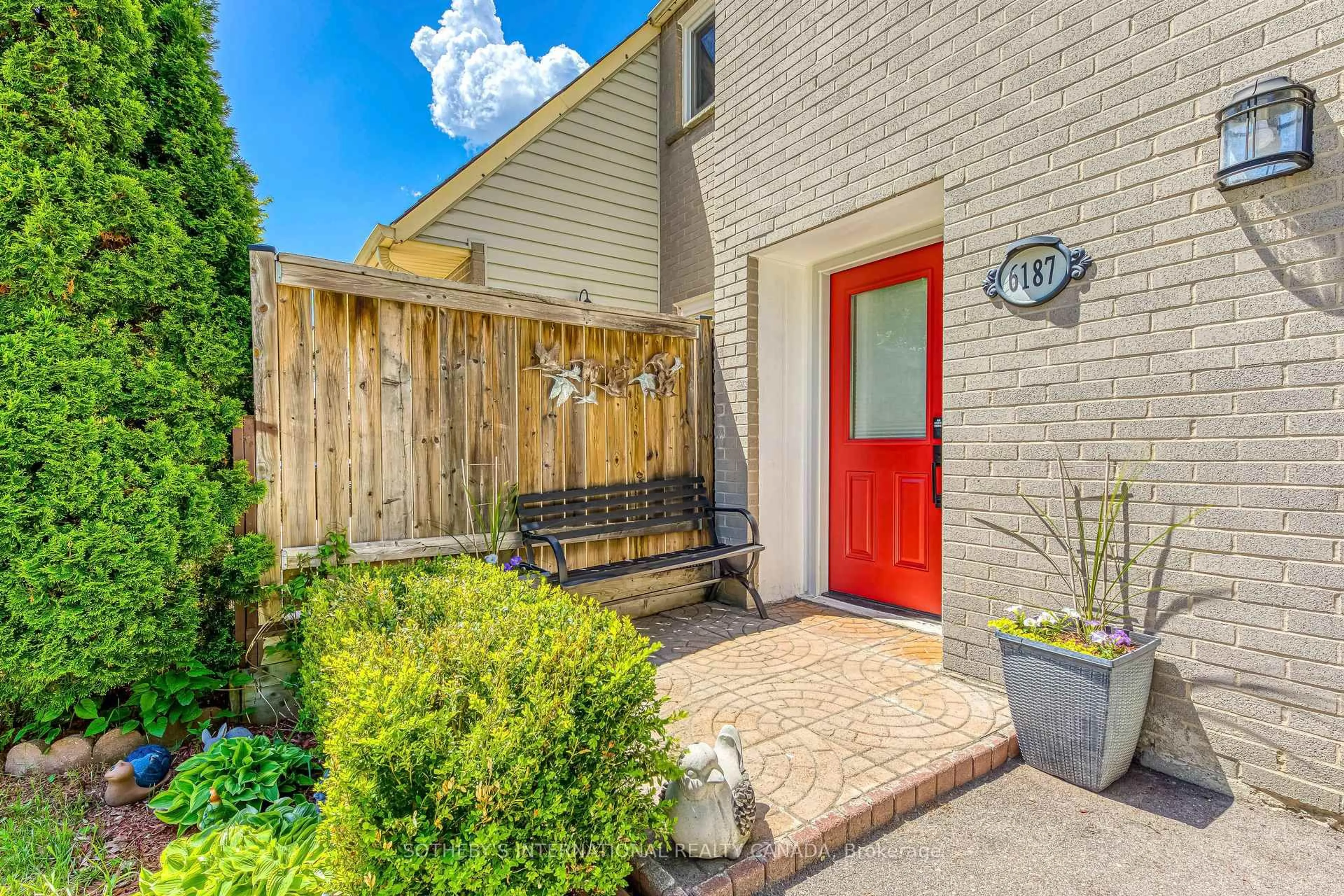 Unknown for 6187 Townwood Crt, Mississauga Ontario L5N 2L4