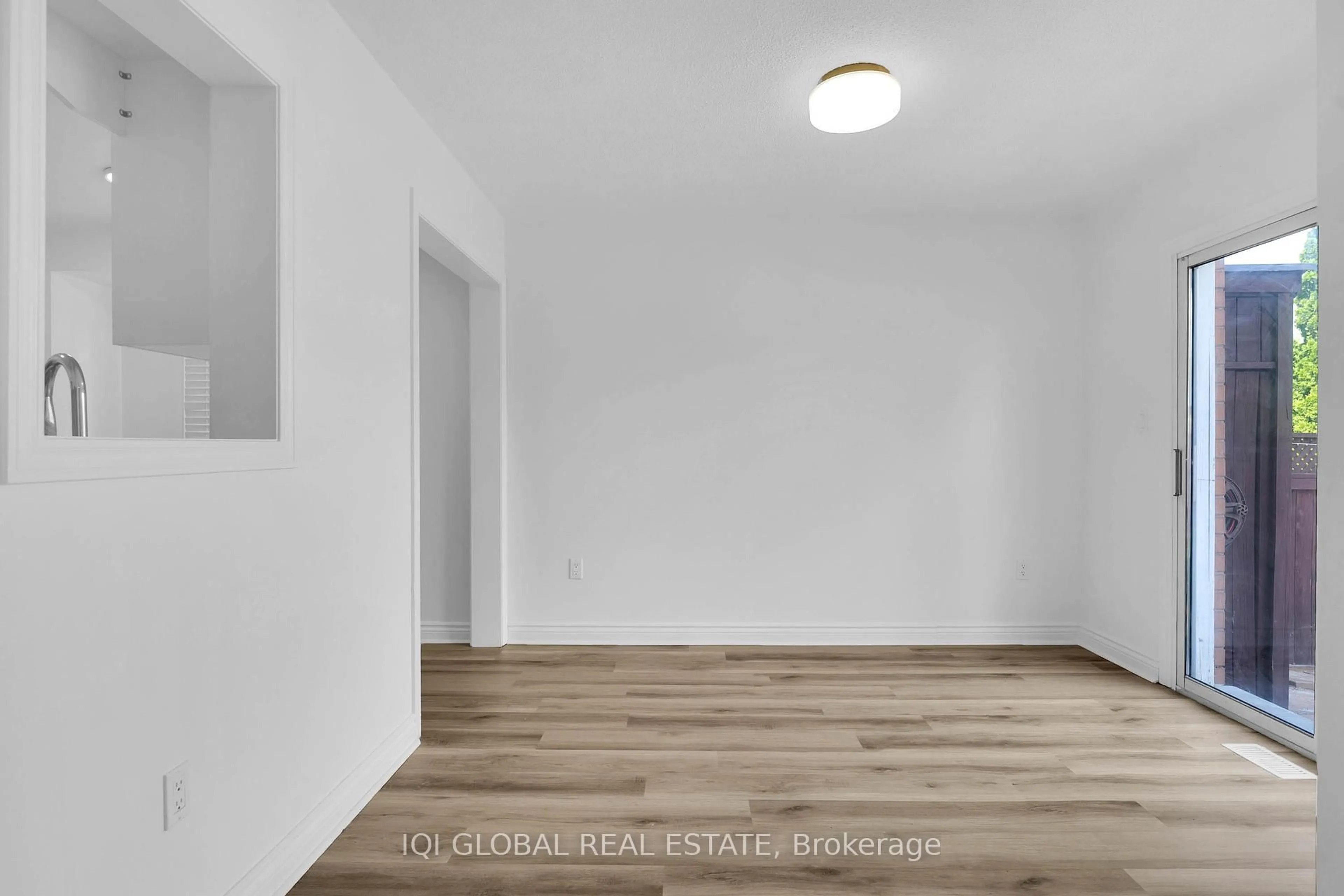 A pic of a room for 63 Pressed Brick Dr, Brampton Ontario L6V 4K5