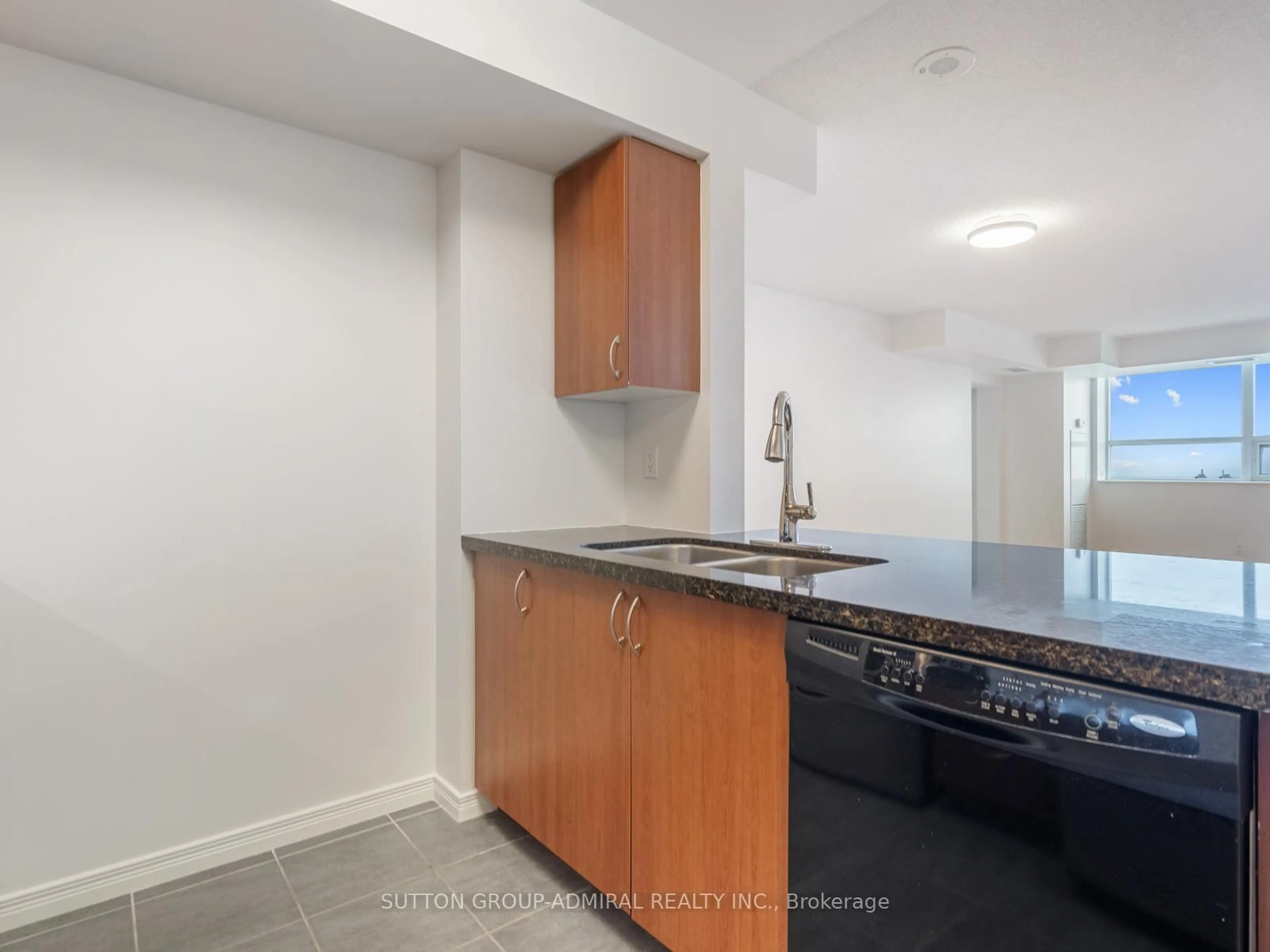 Standard kitchen, unknown for 60 Heintzman St #1715, Toronto Ontario M6P 5A1