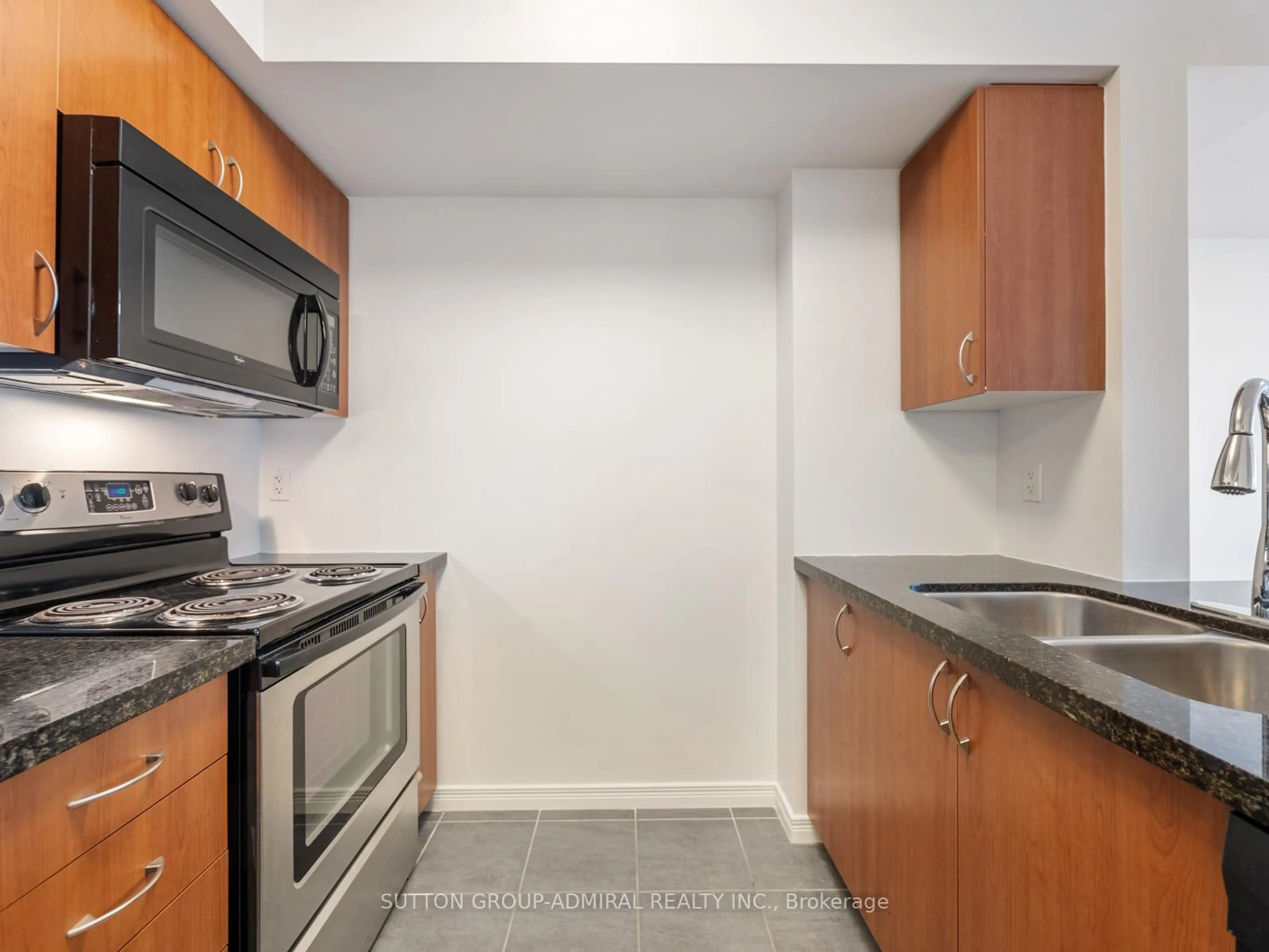 Standard kitchen, unknown for 60 Heintzman St #1715, Toronto Ontario M6P 5A1