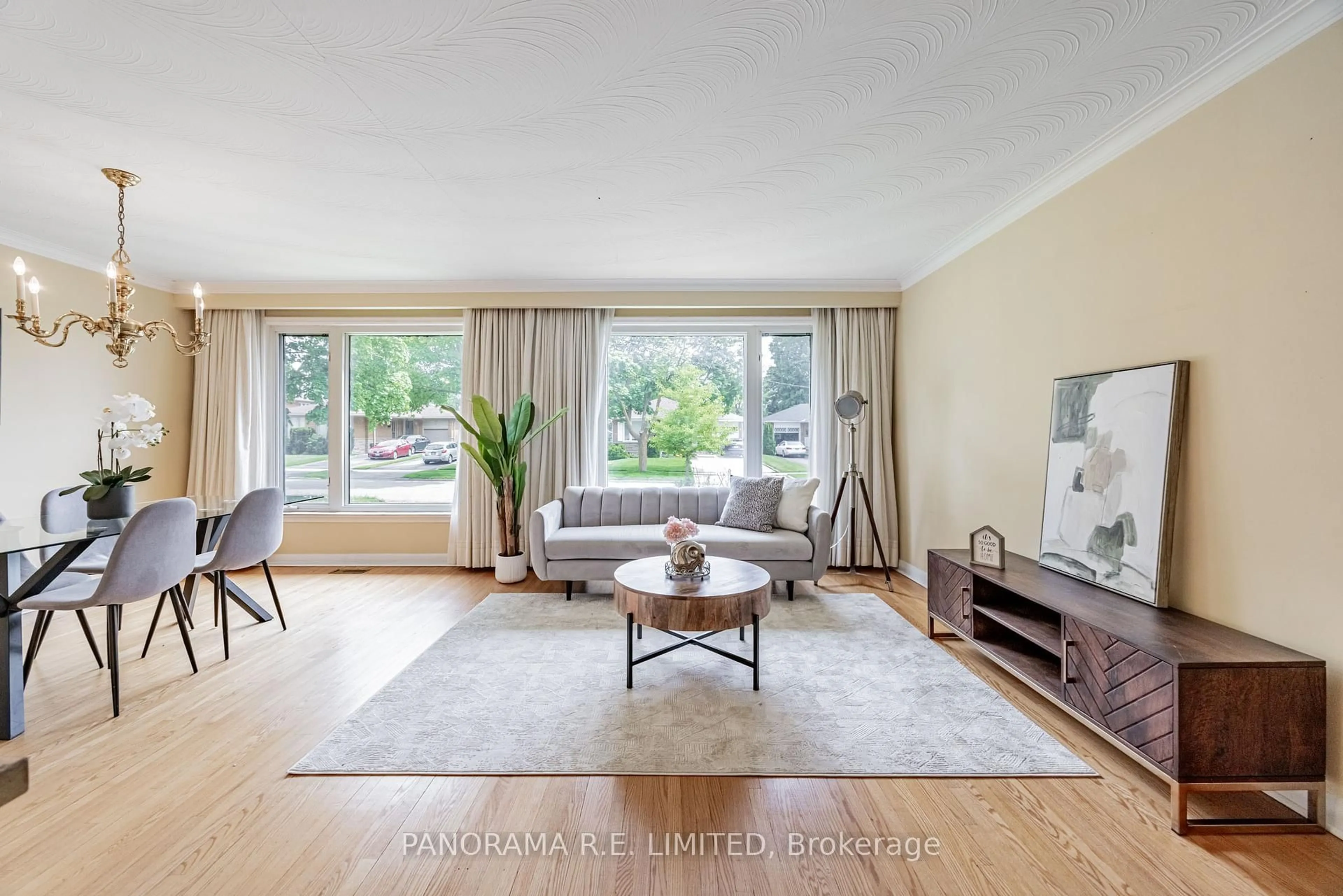Living room with furniture, unknown for 34 Fenley Dr, Toronto Ontario M9R 1M4