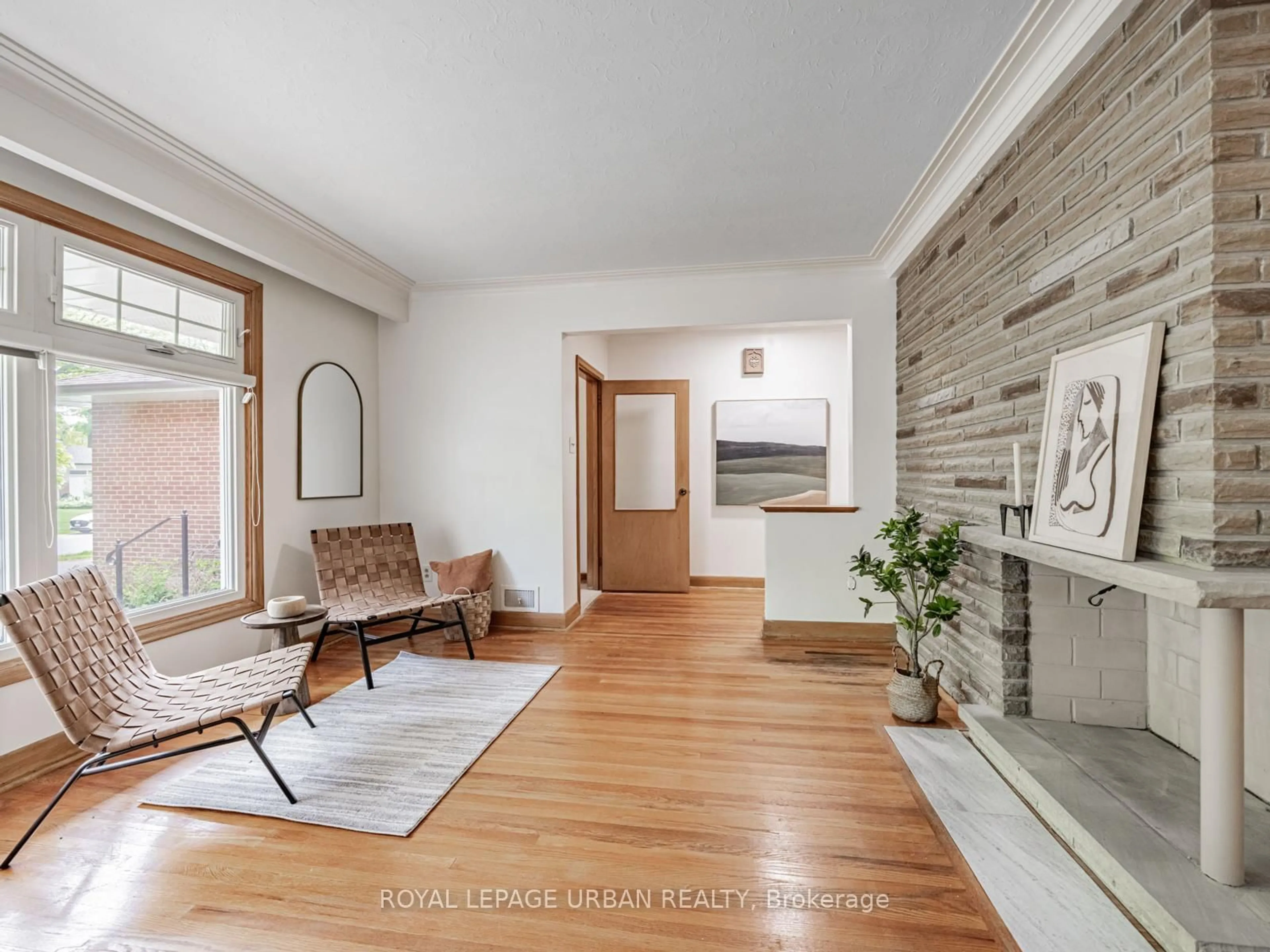 Living room with furniture, unknown for 85 Farningham Cres, Toronto Ontario M9B 3B7