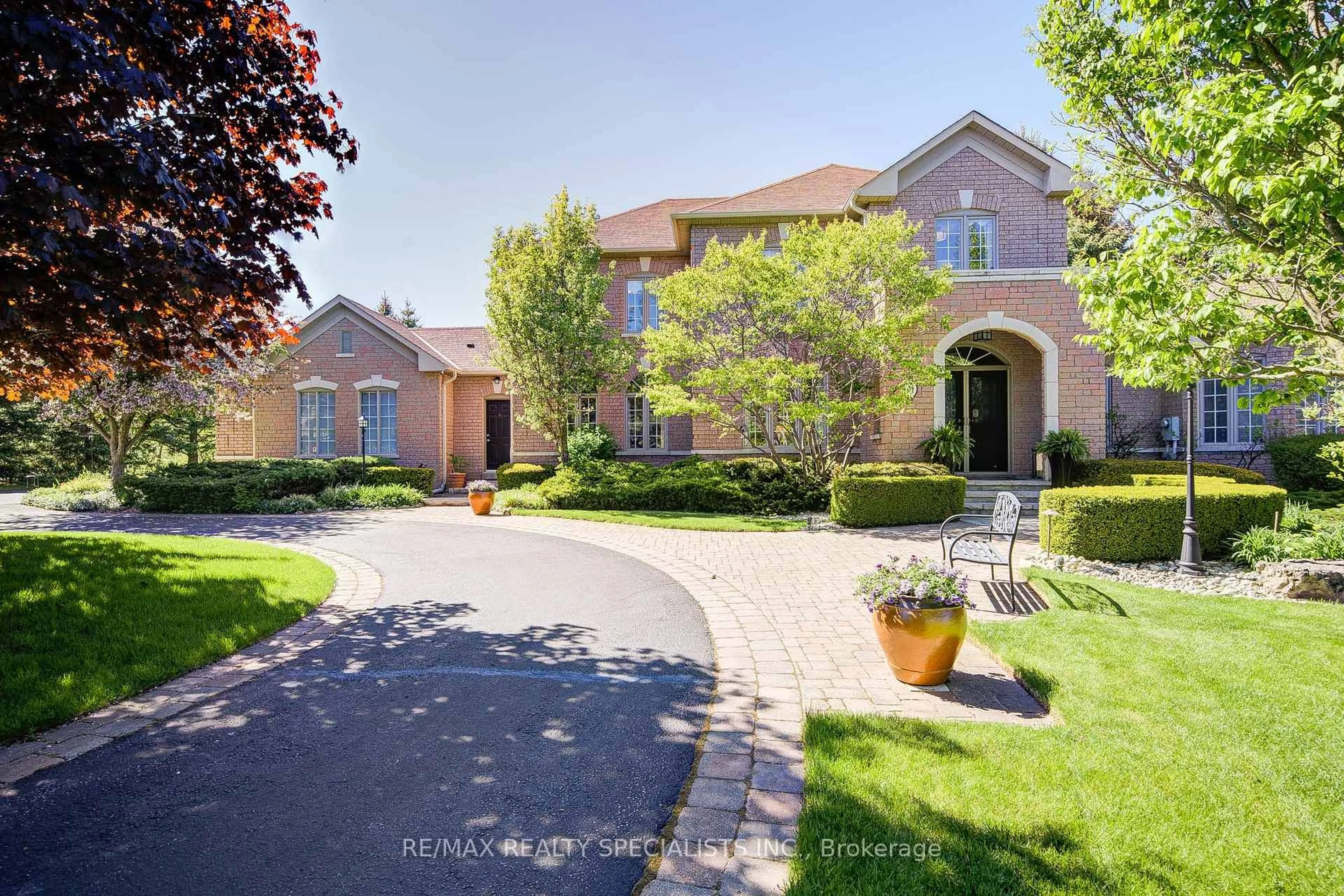 Home with brick exterior material, street for 11 Bridlewood Blvd, Halton Hills Ontario L0P 1H0