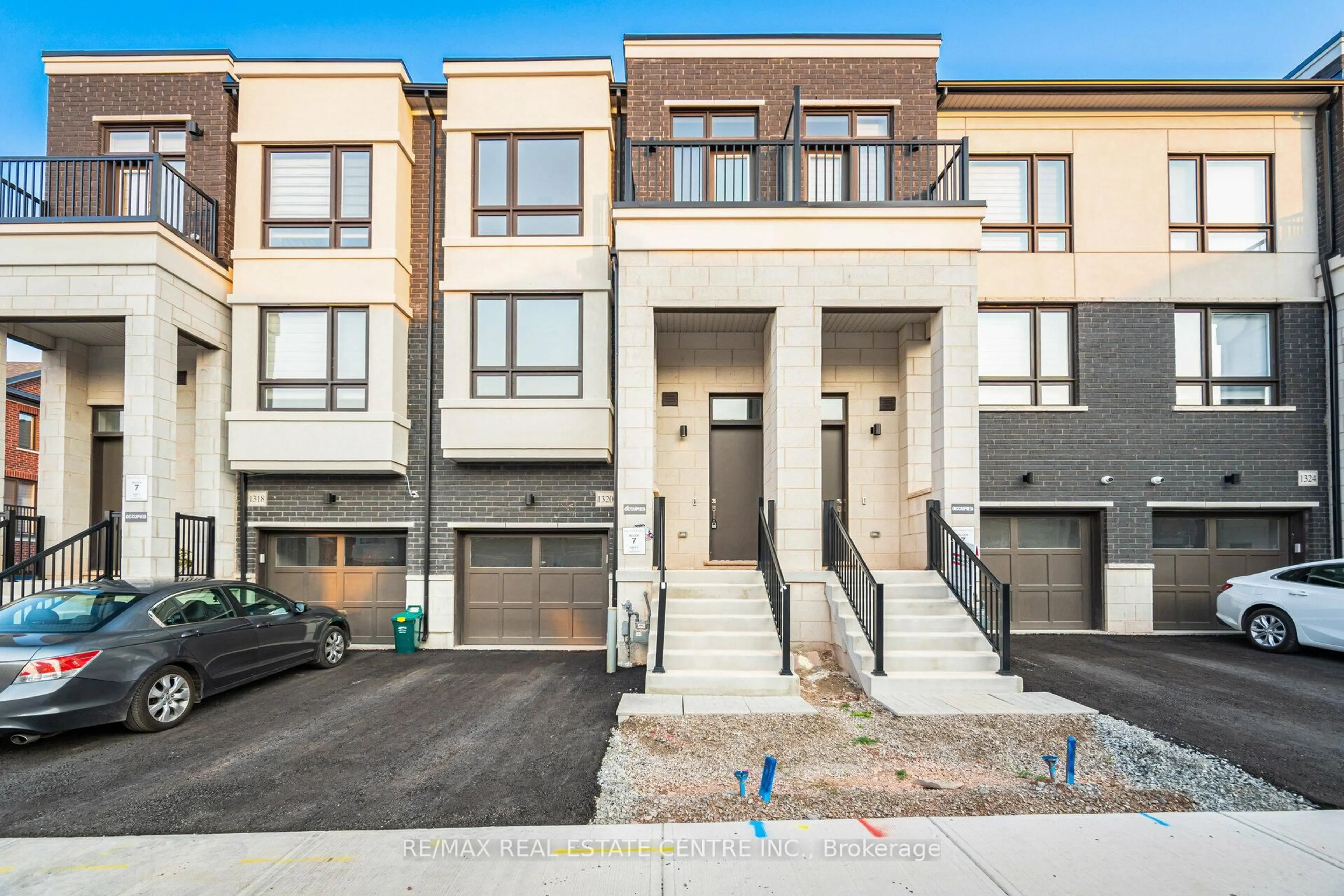 Unknown for 1320 Kobzar Dr, Oakville Ontario L6M 5R2
