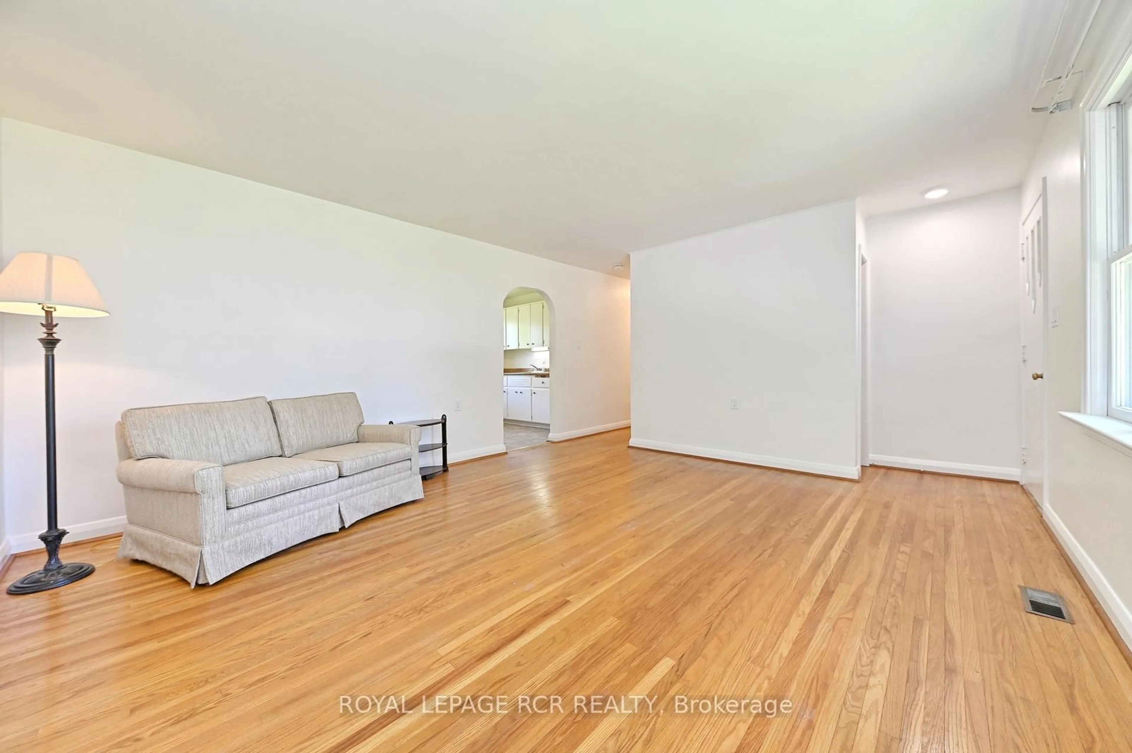 A pic of a room for 28 Parsons Ave, Caledon Ontario L7C 1G1
