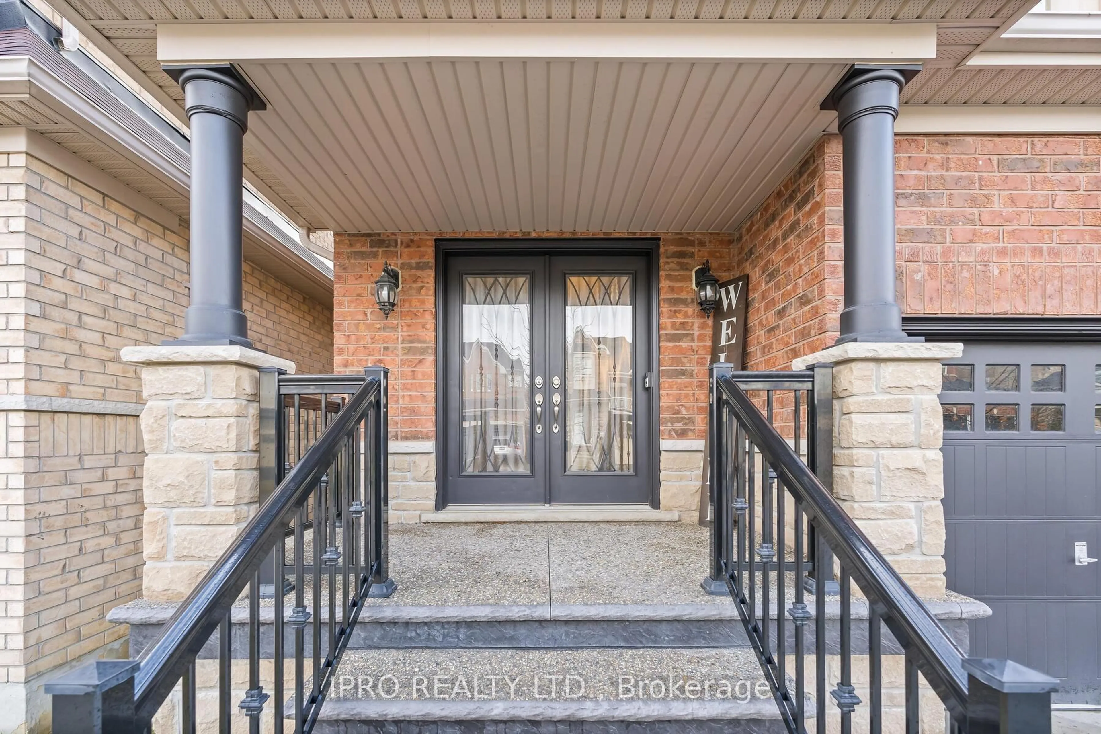 Indoor entryway for 30 Wildflower Lane, Halton Hills Ontario L7G 0H5
