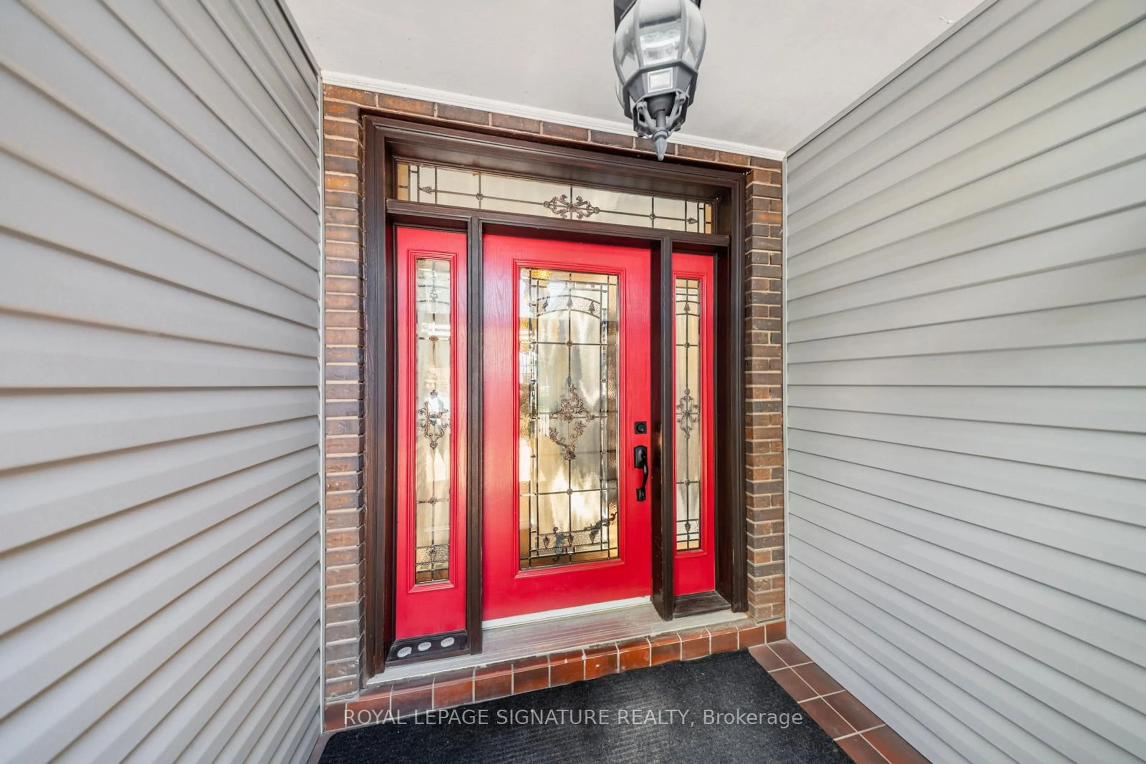 Indoor entryway for 63 Collingdale Rd, Toronto Ontario M9V 3R2
