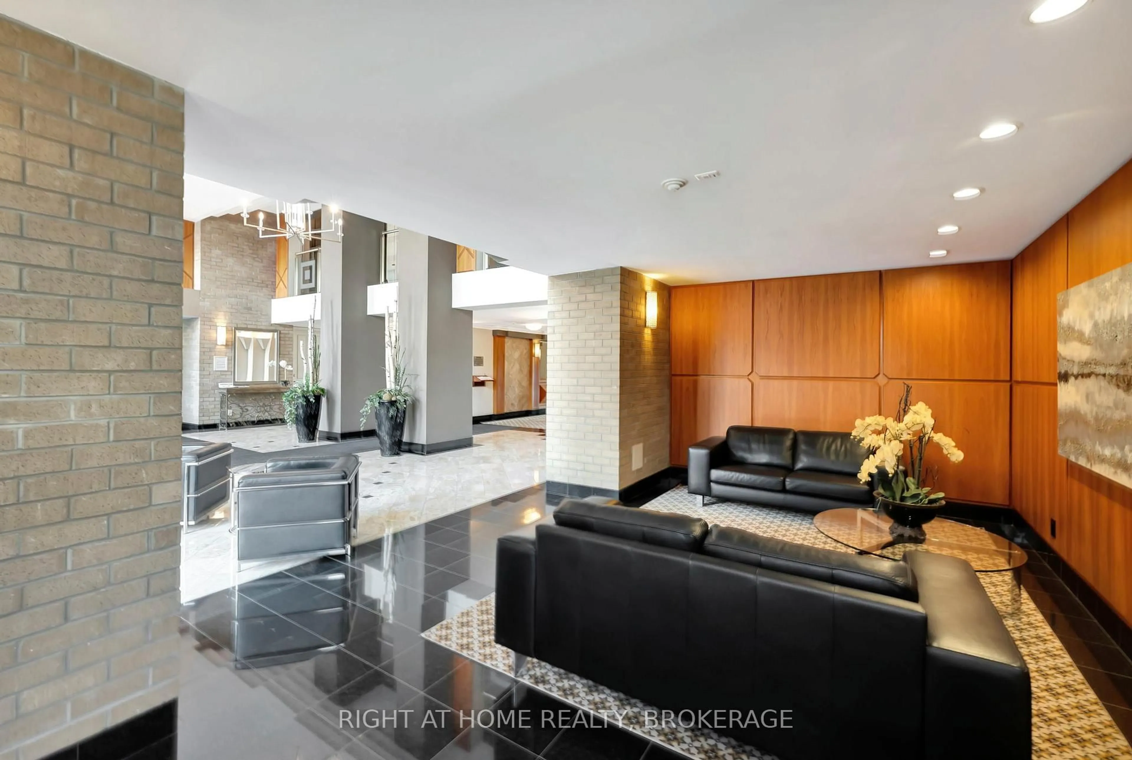 Lobby for 2190 Lakeshore Rd #802, Burlington Ontario L7R 4K1