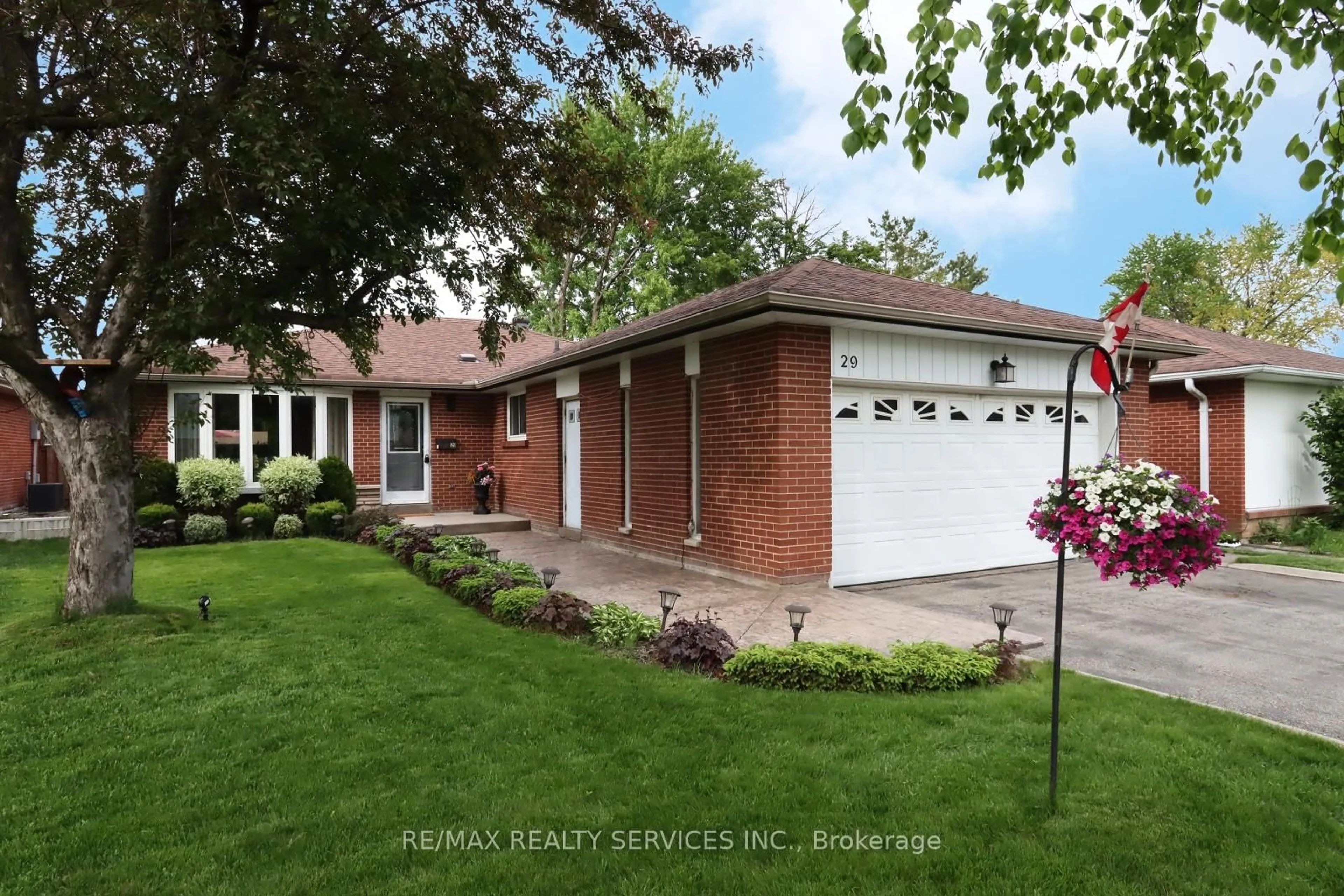 Home with brick exterior material, street for 29 Dorchester Dr, Brampton Ontario L6T 3C8