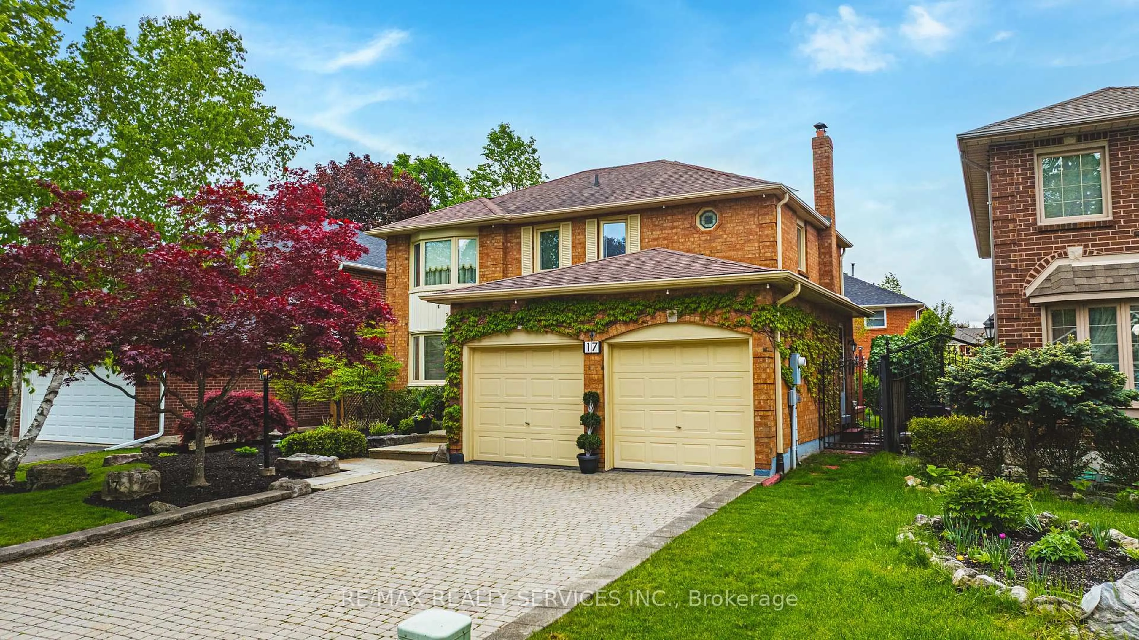 Home with brick exterior material, street for 17 Cox Cres, Brampton Ontario L6X 3G8
