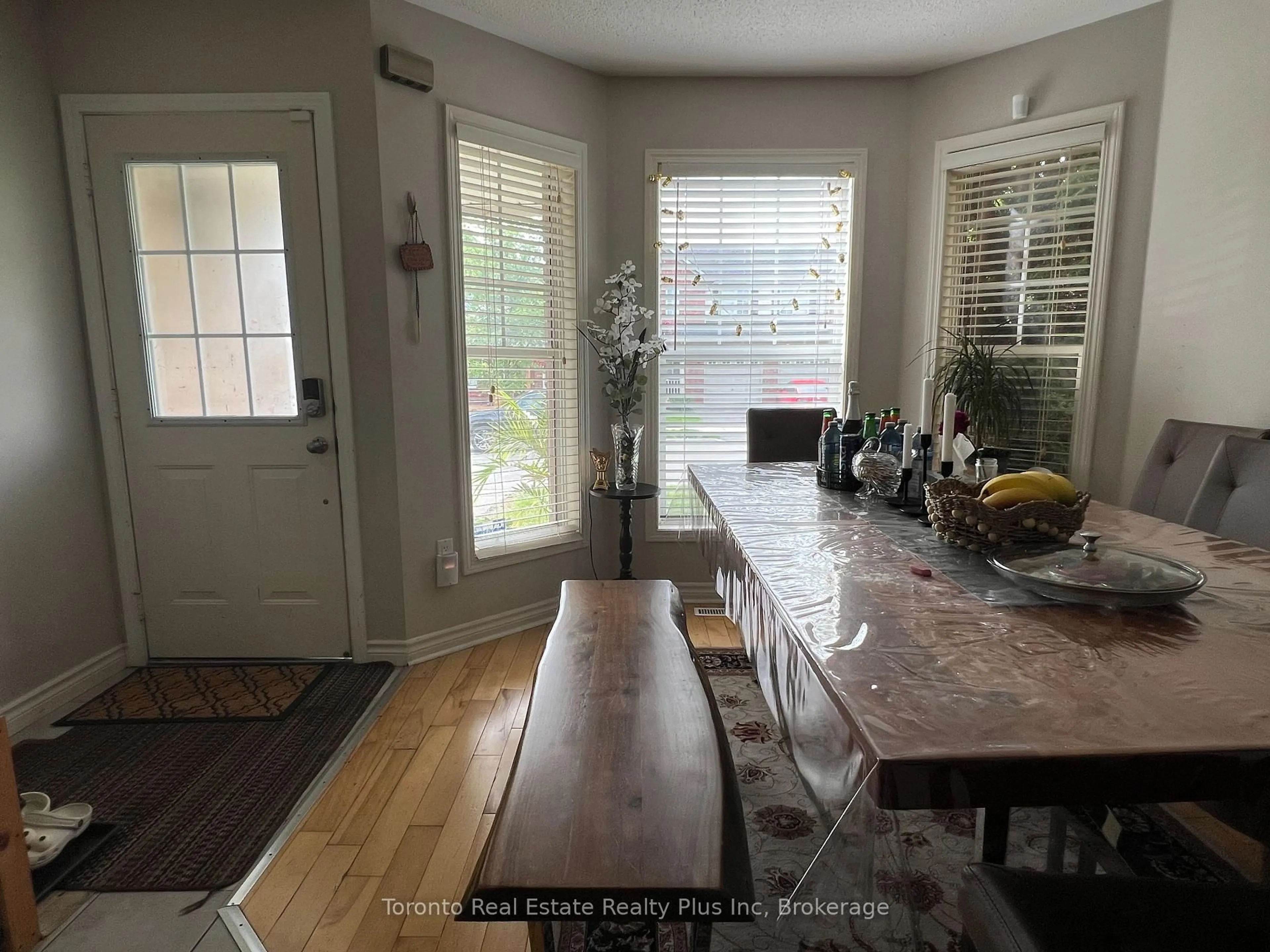 Dining room, unknown for 719 Hutchinson Ave, Milton Ontario L9T 6A6