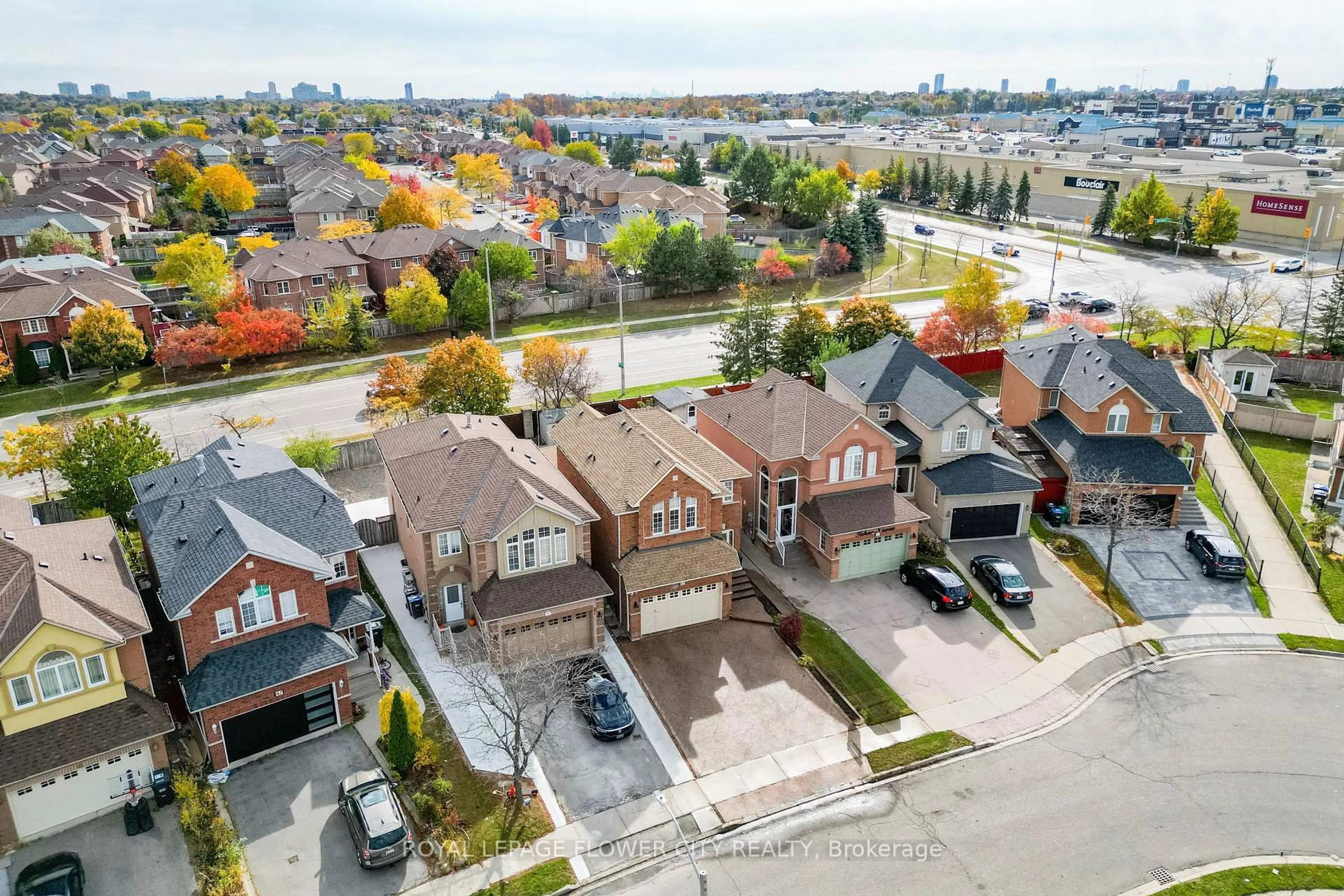 A pic from outside/outdoor area/front of a property/back of a property/a pic from drone, street for 51 Blue Whale Blvd, Brampton Ontario L6R 2M1