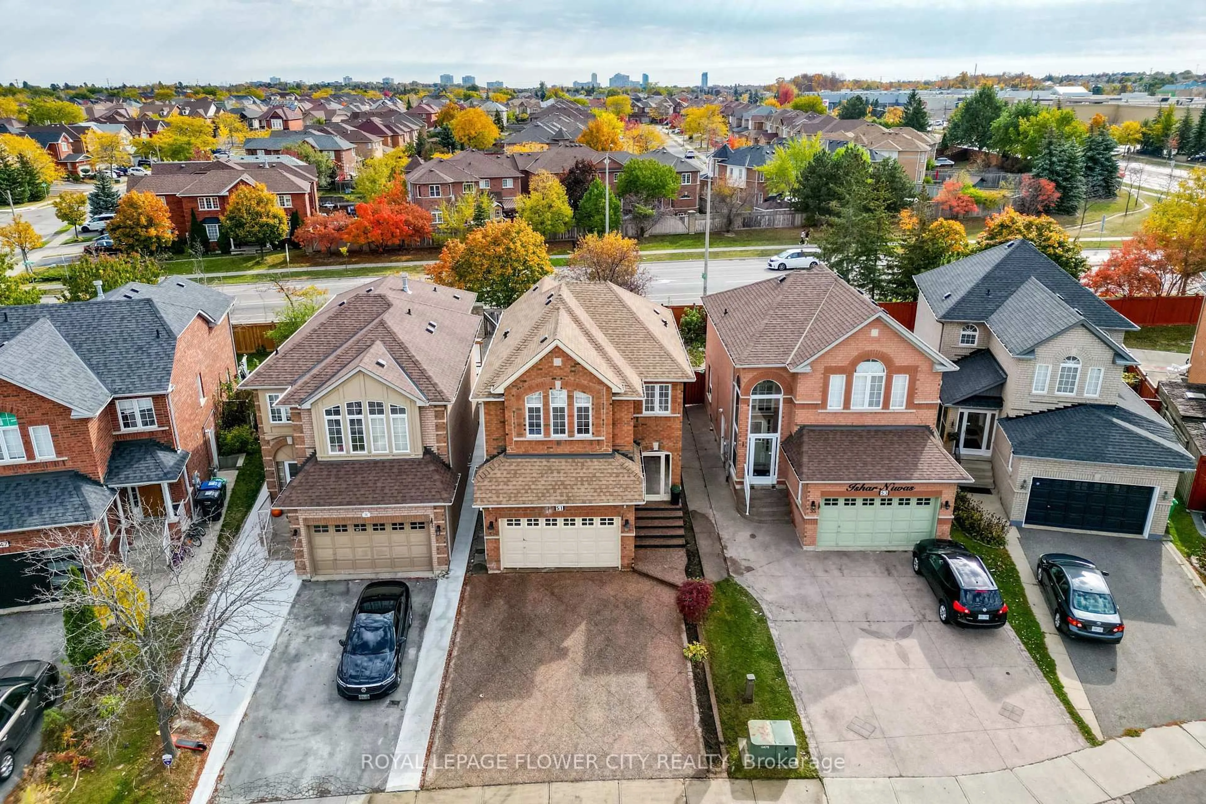 A pic from outside/outdoor area/front of a property/back of a property/a pic from drone, street for 51 Blue Whale Blvd, Brampton Ontario L6R 2M1