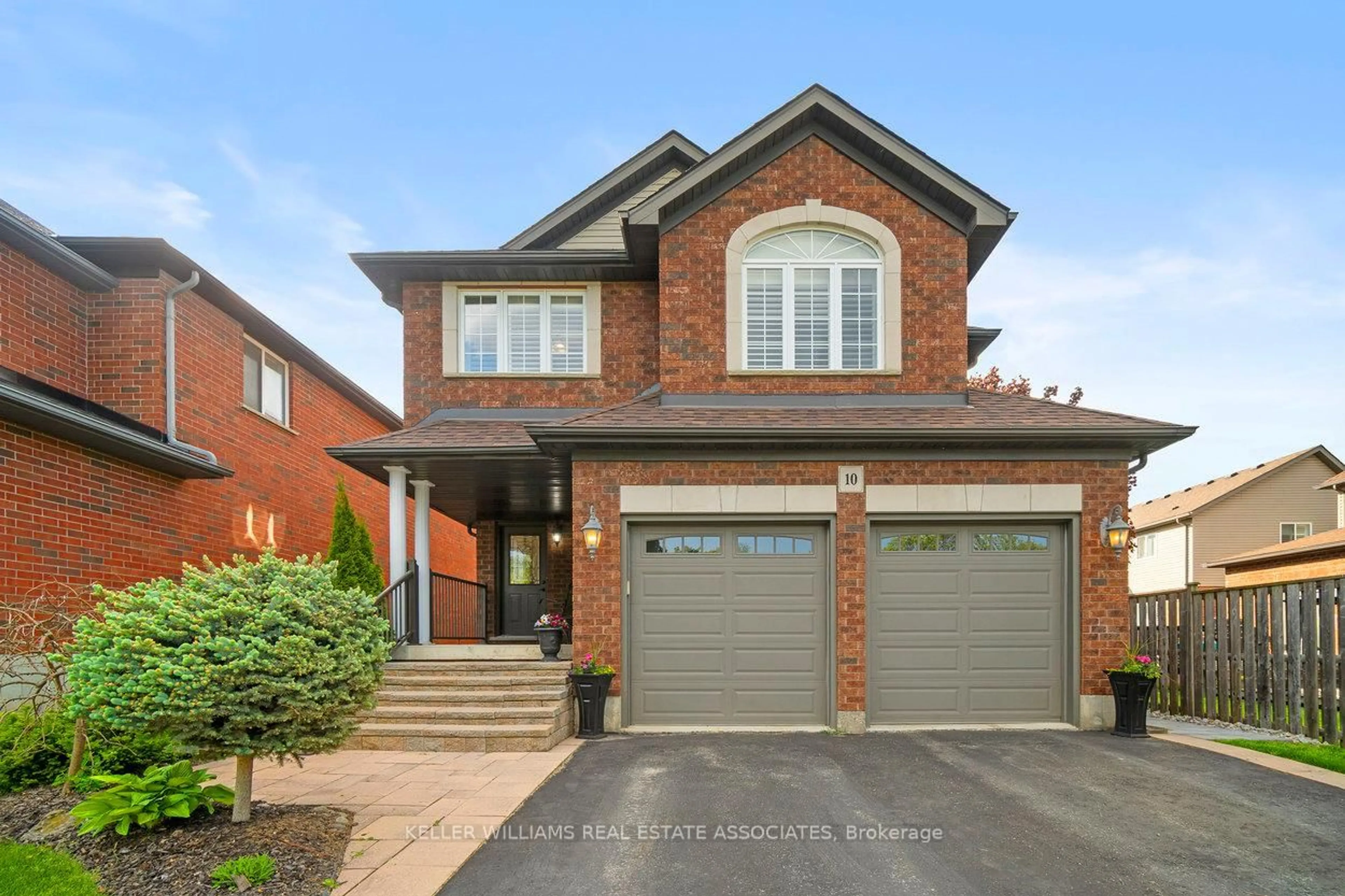 Home with brick exterior material, street for 10 Meadowglen Blvd, Halton Hills Ontario L7G 6H9