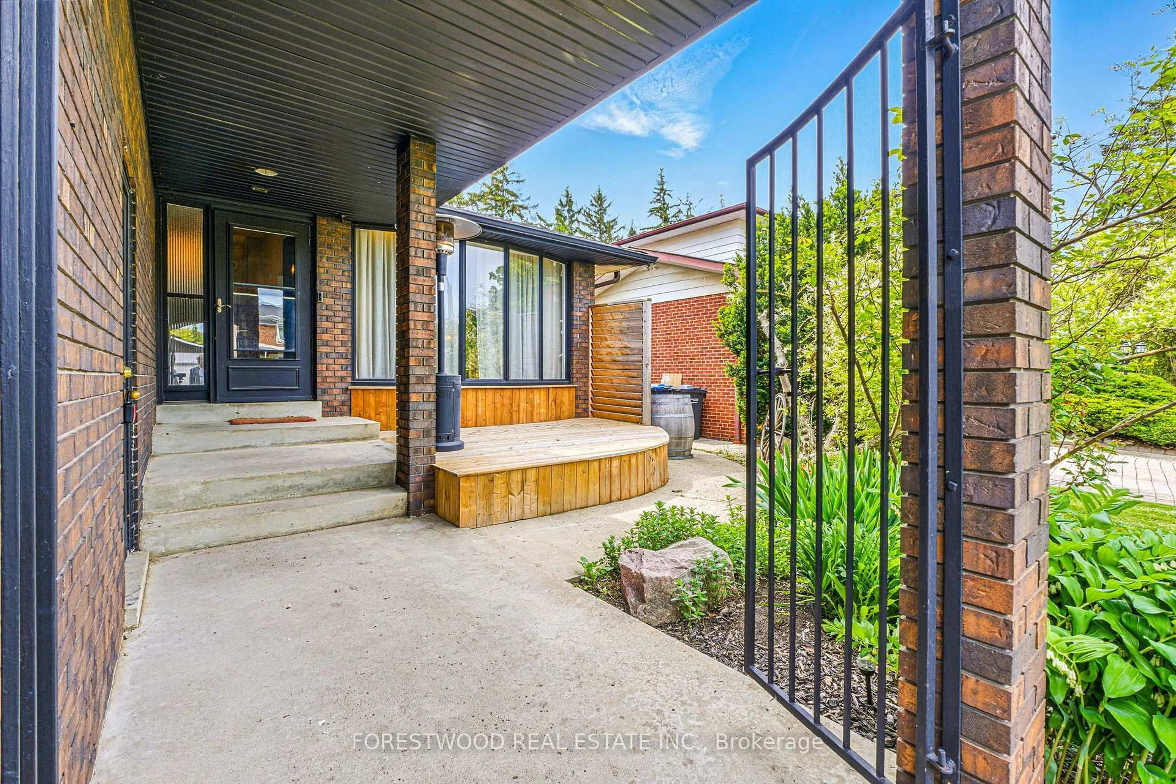 Home with brick exterior material, street for 312 Lenel Crt, Mississauga Ontario L5A 1R9