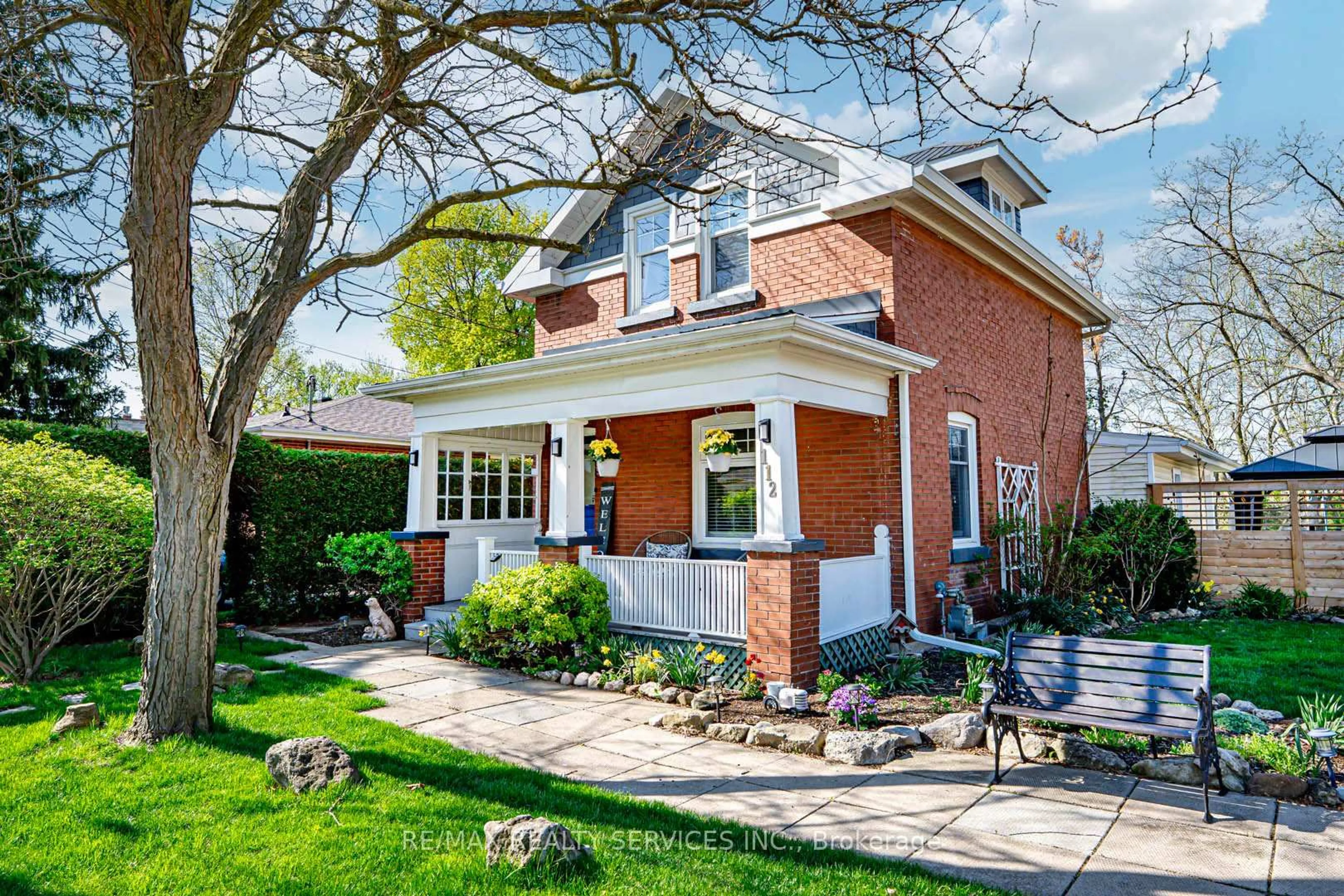 Home with brick exterior material, street for 112 Court St, Milton Ontario L9T 2S3