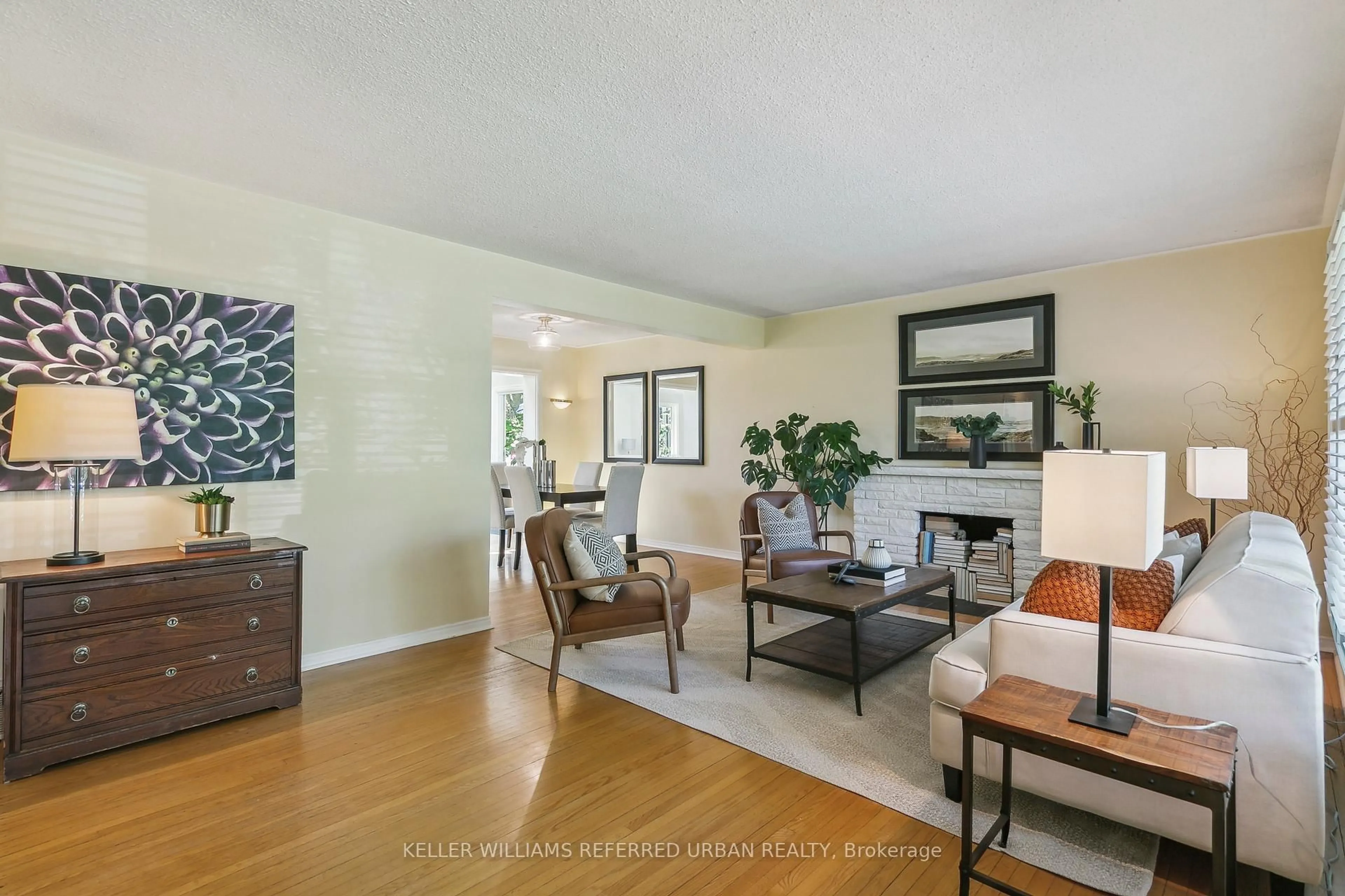 Living room with furniture, unknown for 384 Maplehurst Ave, Oakville Ontario L6L 4Y5