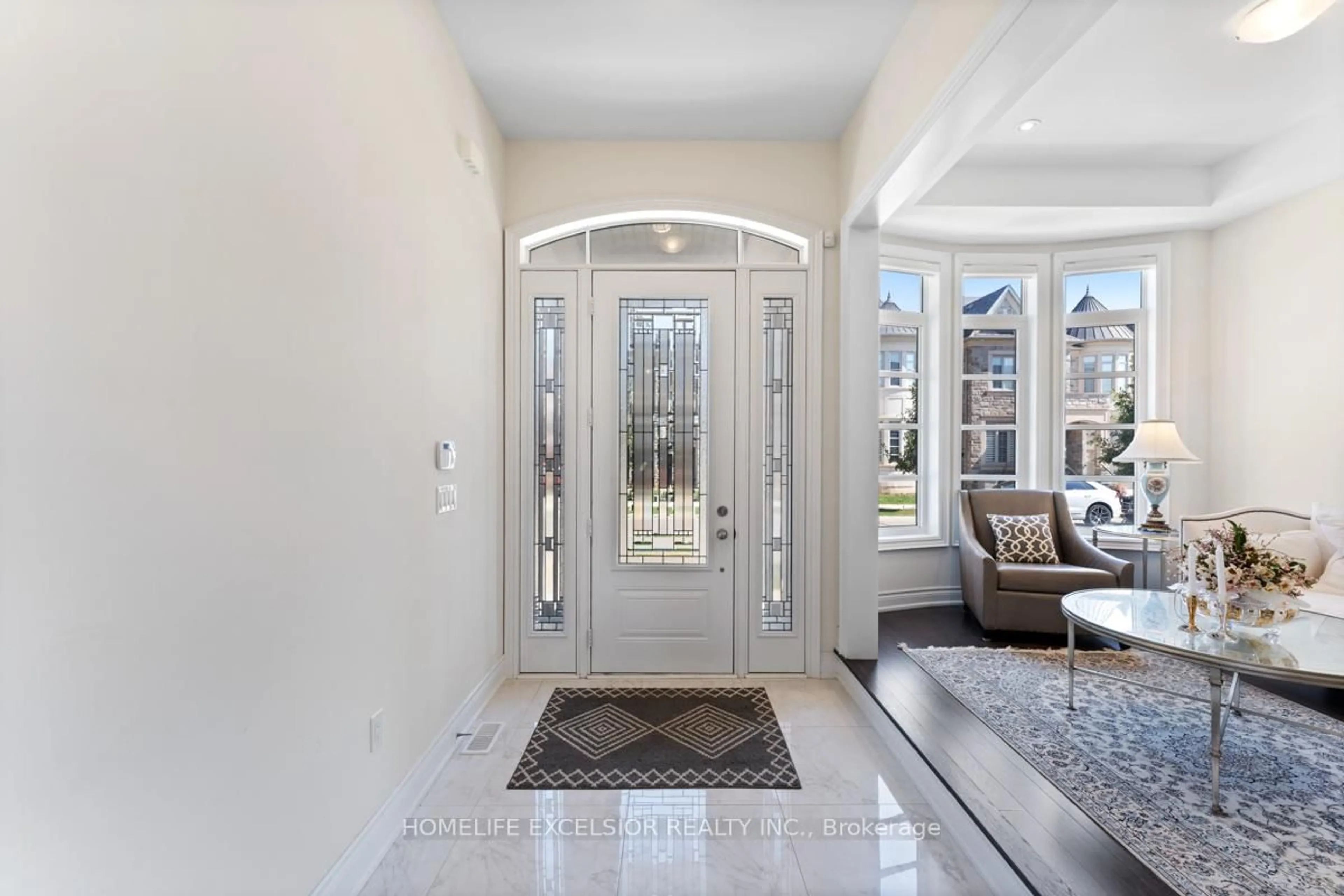 Indoor entryway for 3128 Parsonage Cres, Oakville Ontario L6H 0T9