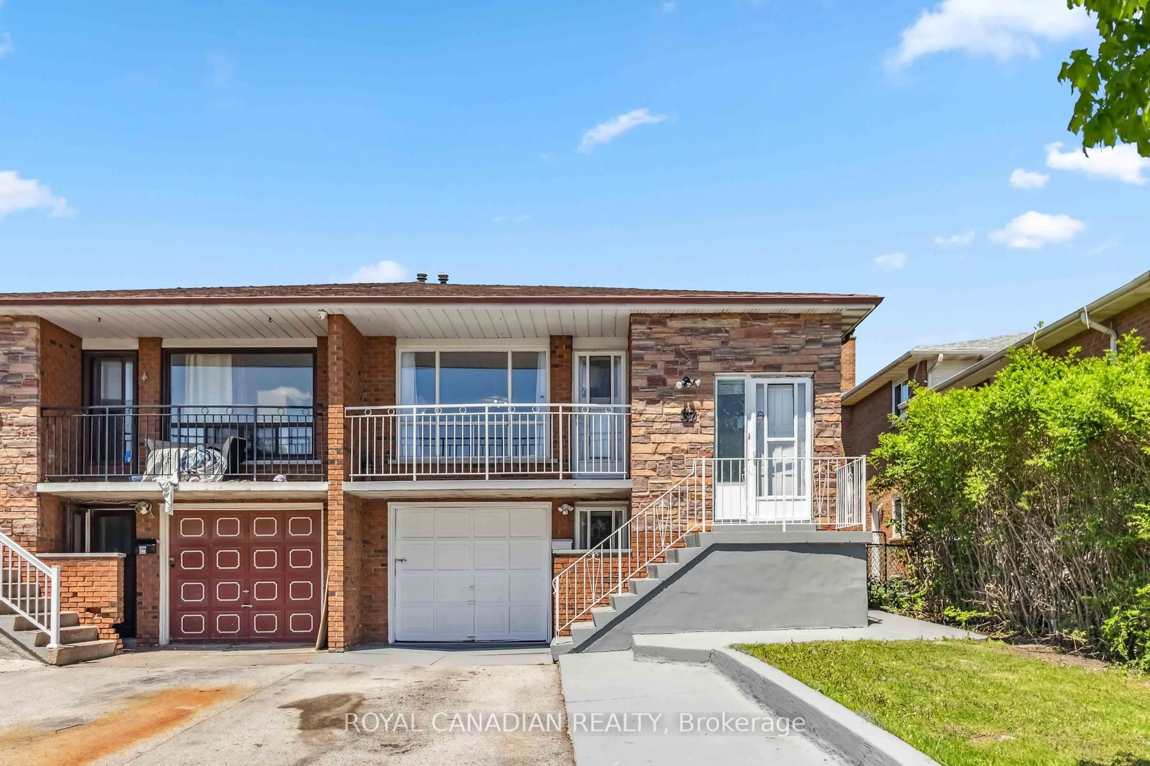 Home with brick exterior material, street for 37 Jellicoe Cres, Brampton Ontario L6S 3H7