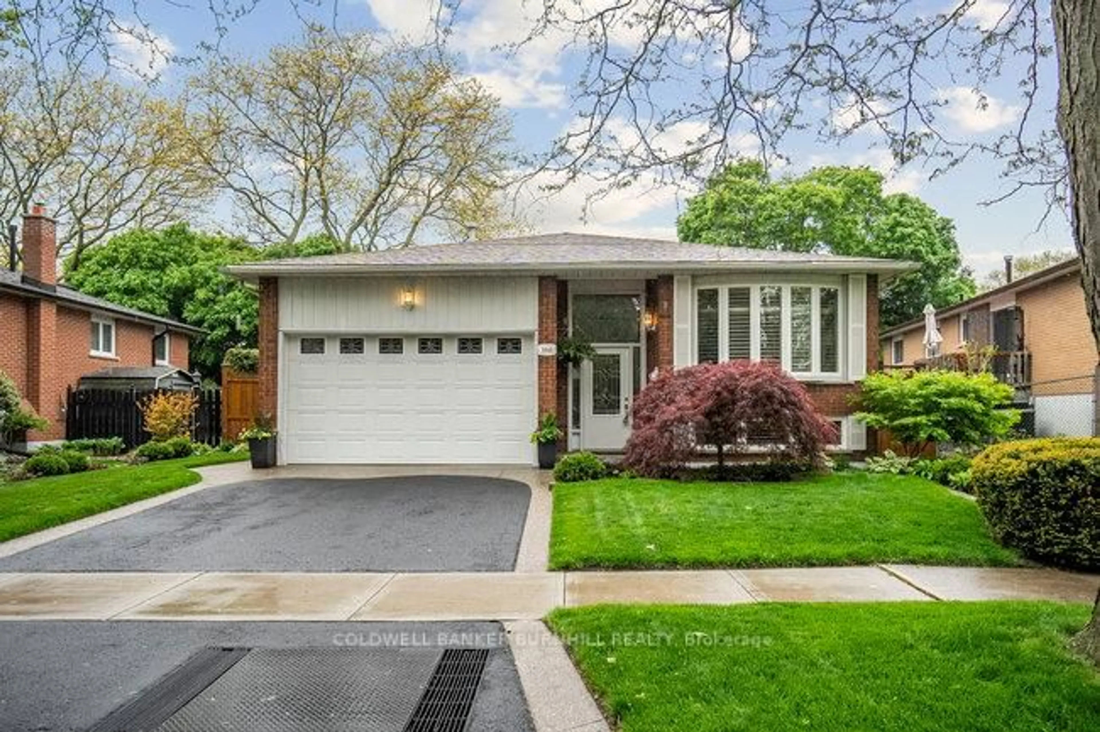 Home with brick exterior material, street for 1045 Dowland Cres, Burlington Ontario L7T 4C6