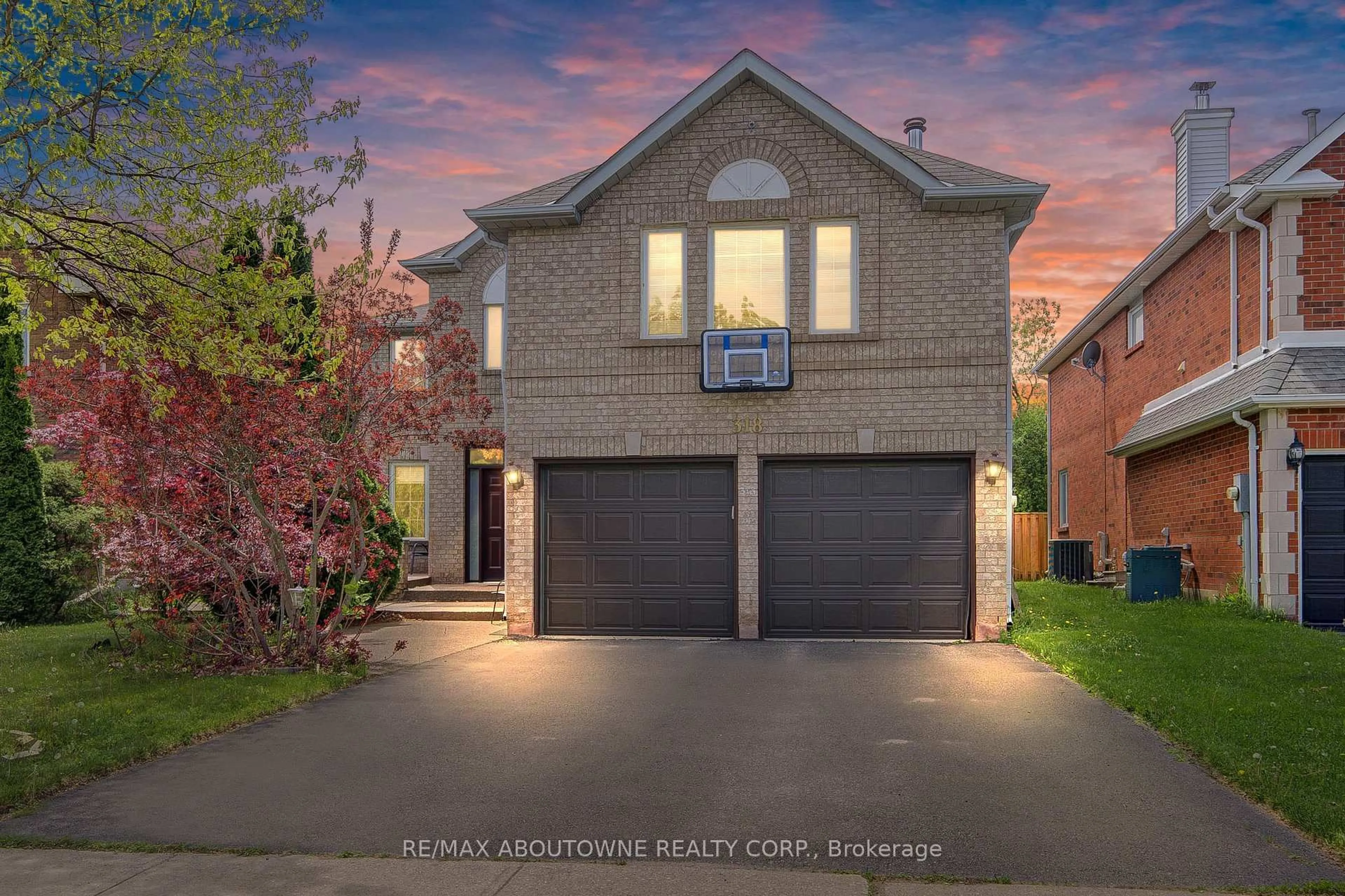 Home with brick exterior material, street for 318 Northwood Dr, Oakville Ontario L6M 1M7