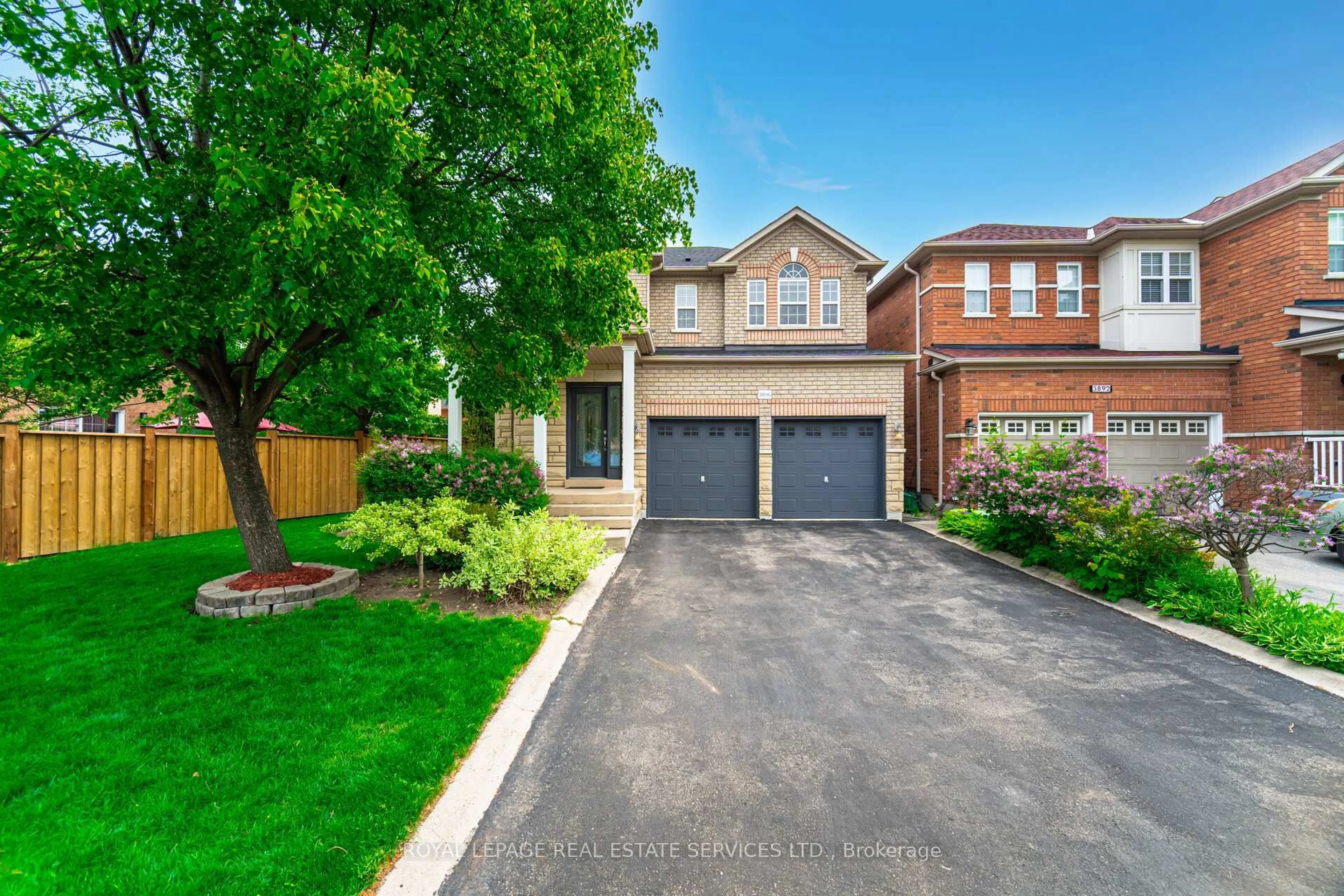 Home with brick exterior material, street for 3896 Bloomington Cres, Mississauga Ontario L5M 7H4