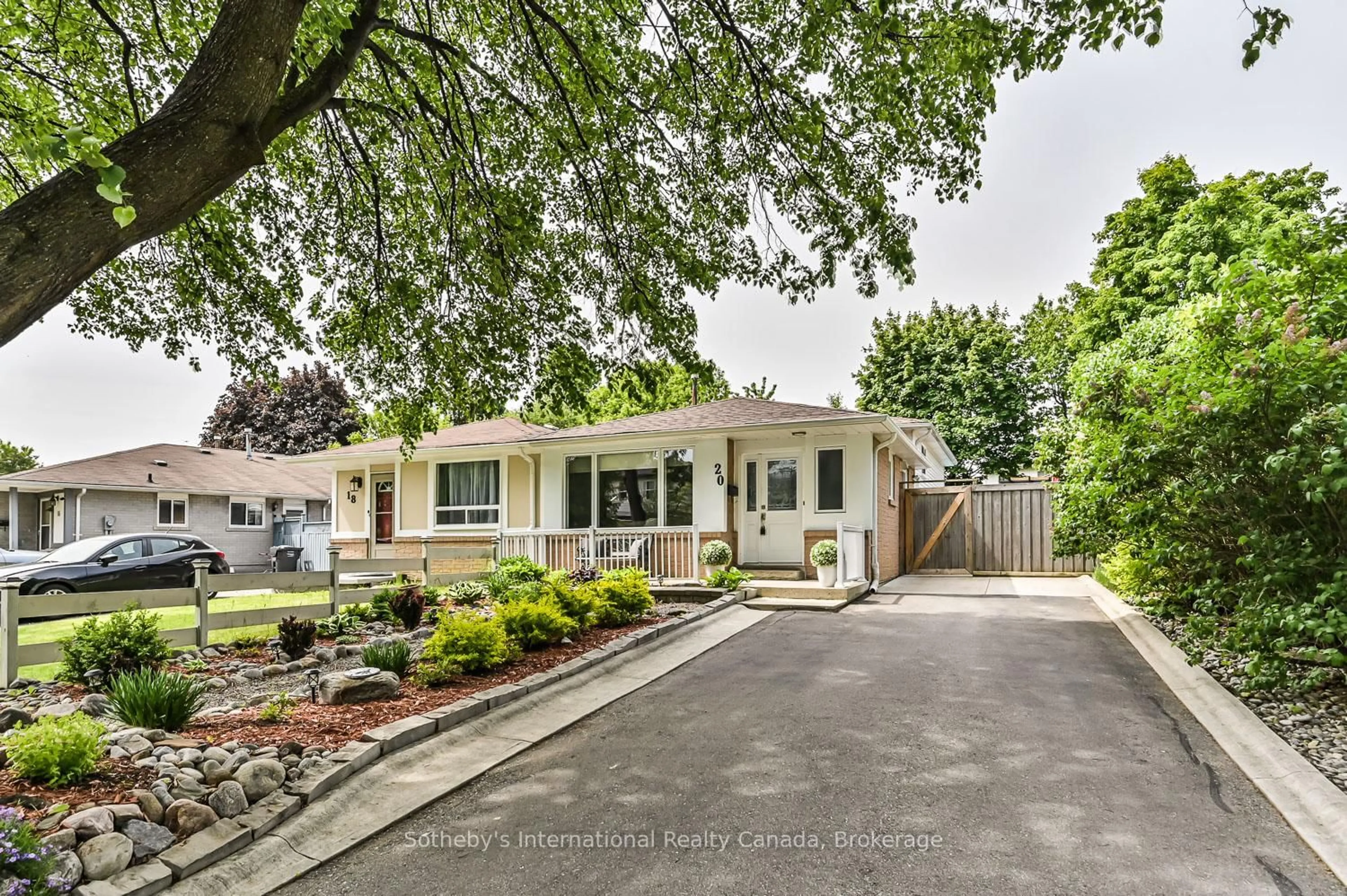 Home with vinyl exterior material, street for 20 Marblehead Cres, Brampton Ontario L6S 2T9