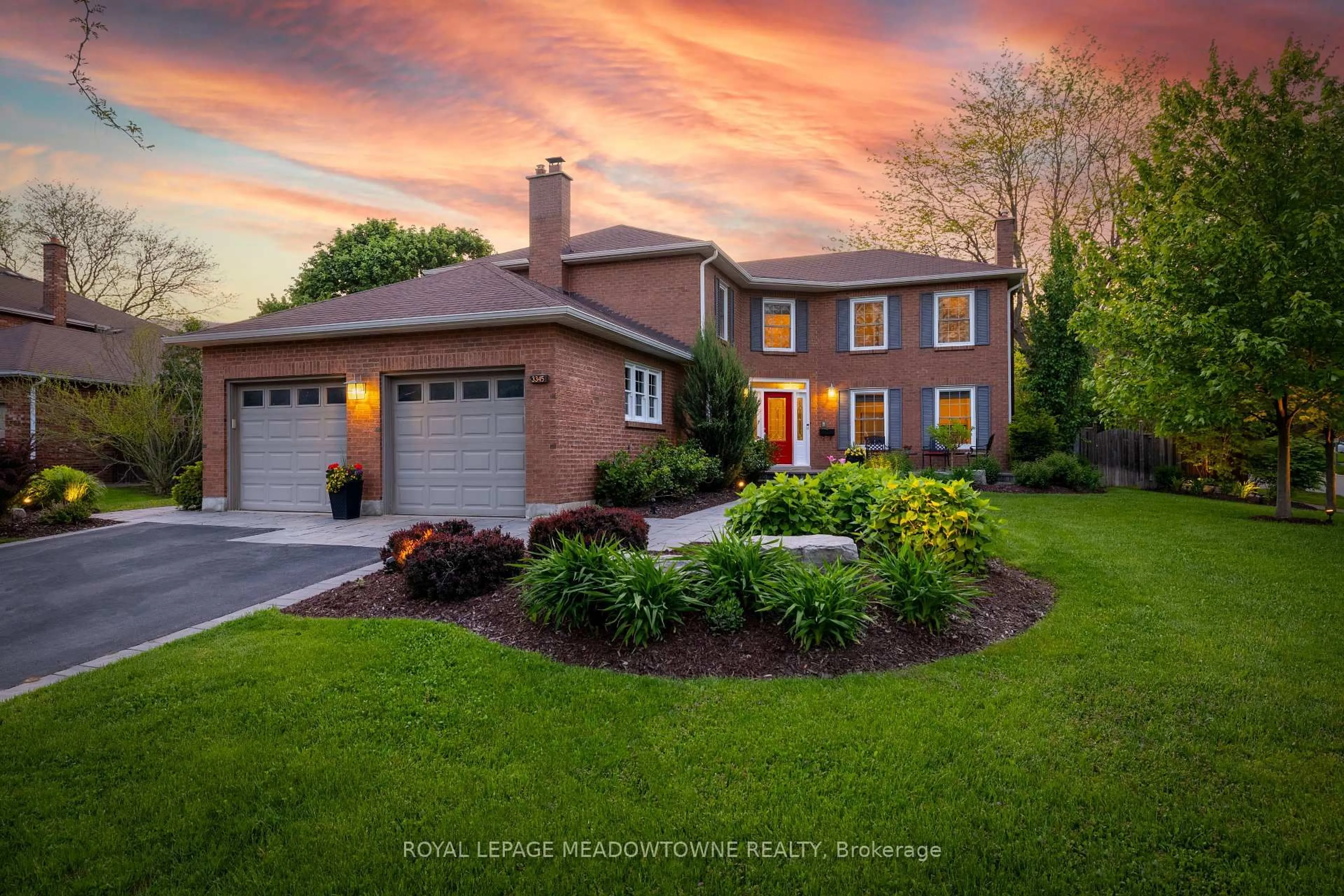 Home with brick exterior material, street for 3345 Sawmill Valley Dr, Mississauga Ontario L5L 2Z8