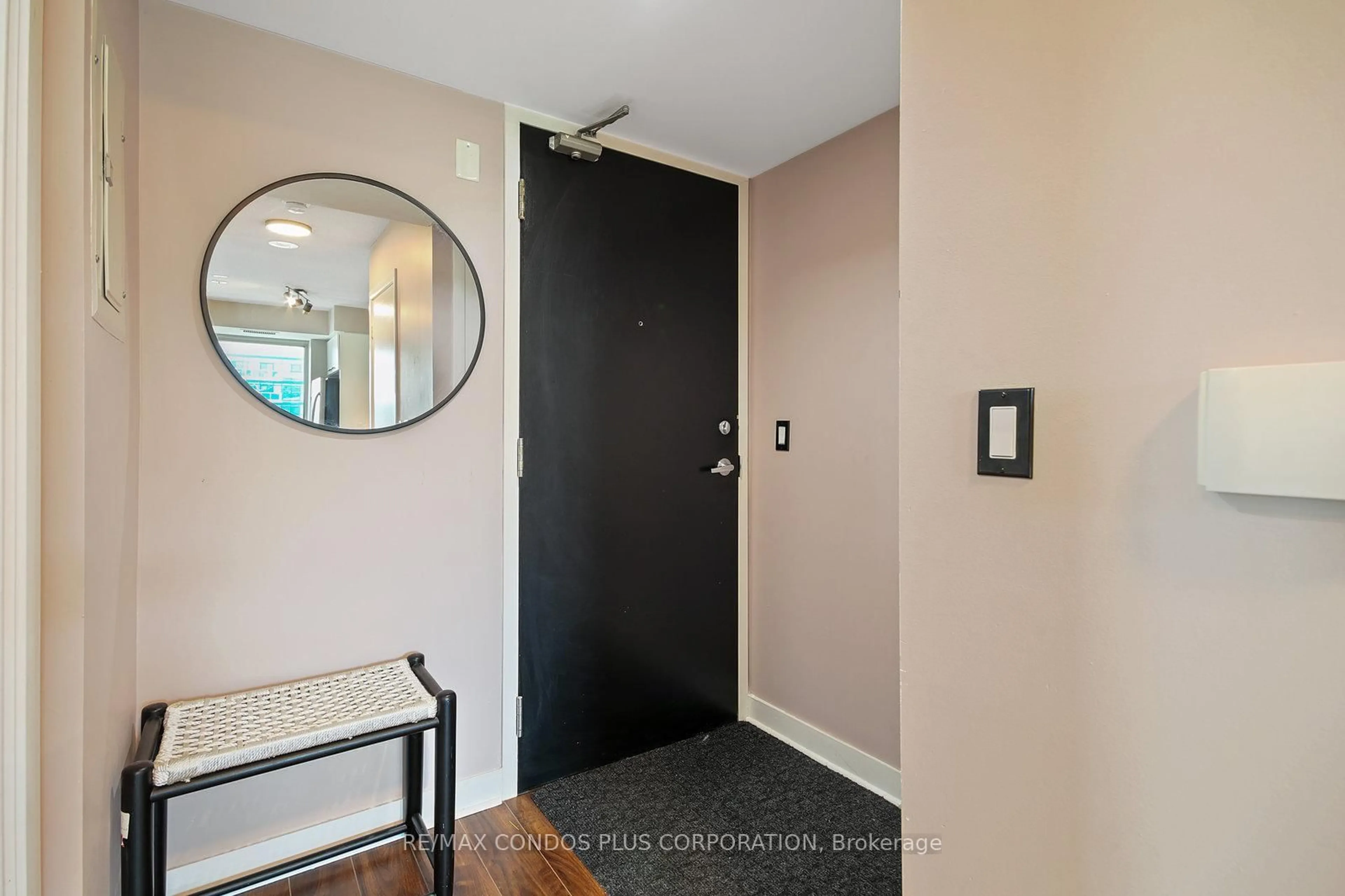Indoor entryway for 155 Legion Rd #912, Toronto Ontario M8Y 0A7