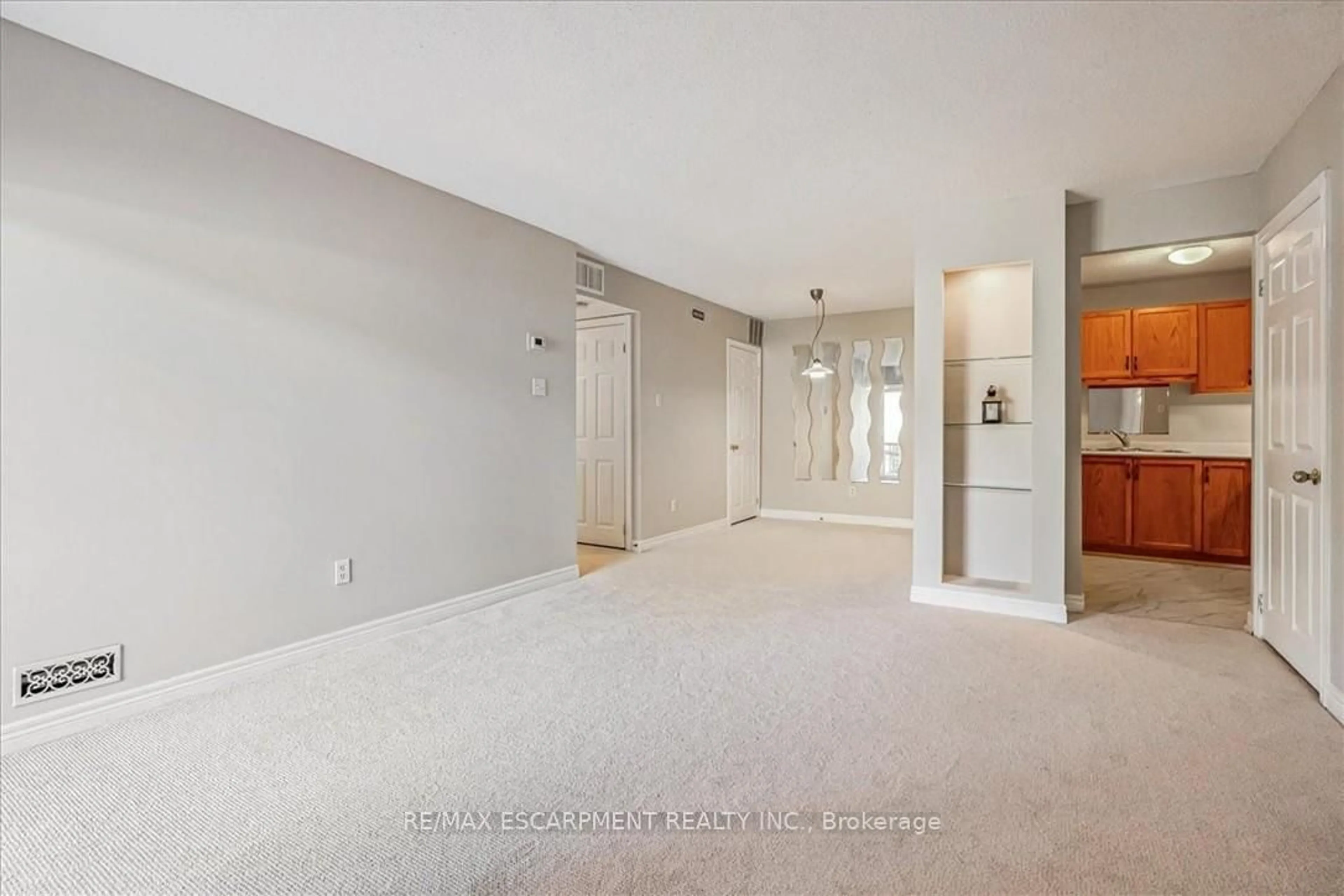 Unknown for 4140 Foxwood Dr #1102, Burlington Ontario L7M 4R4