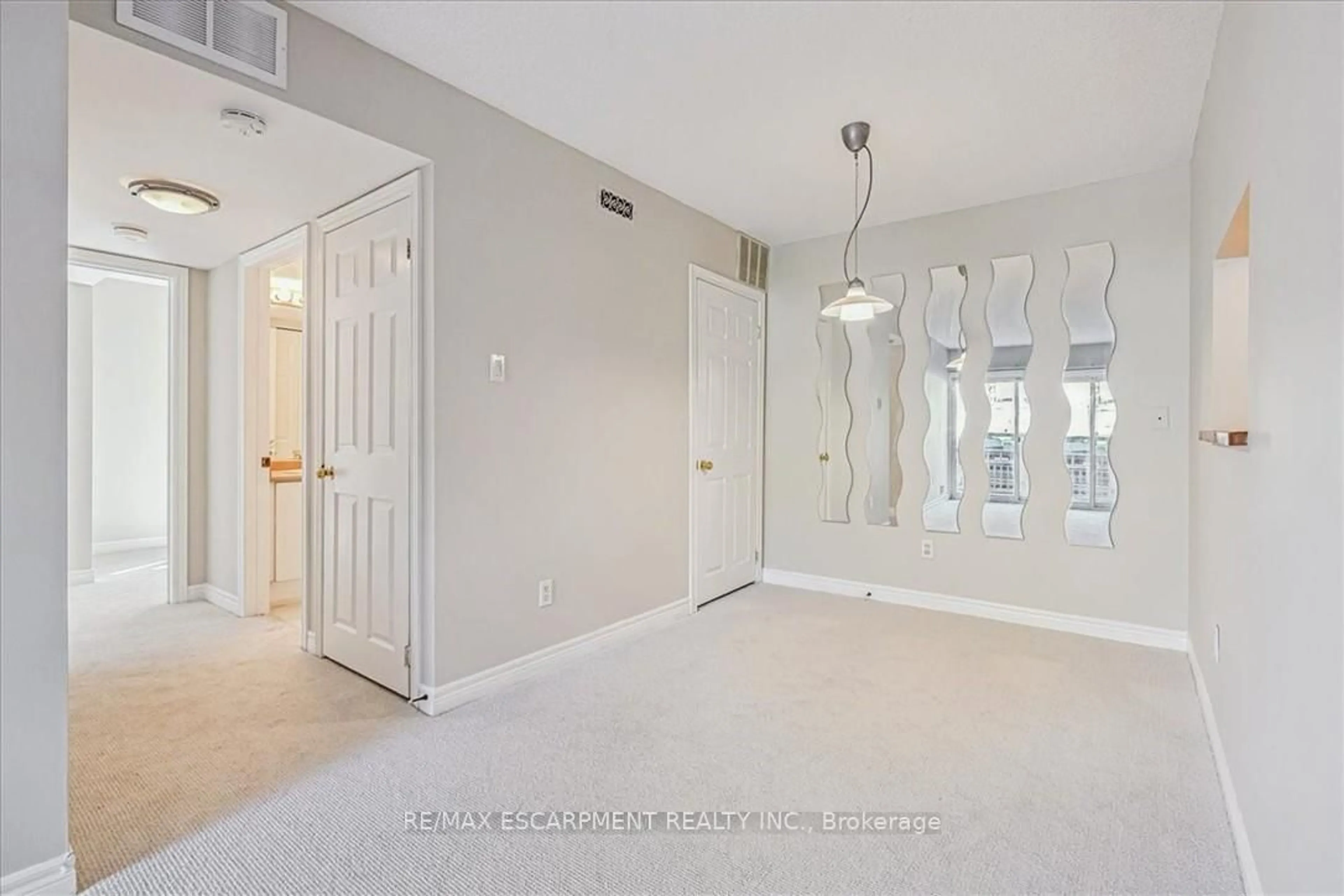 Unknown for 4140 Foxwood Dr #1102, Burlington Ontario L7M 4R4