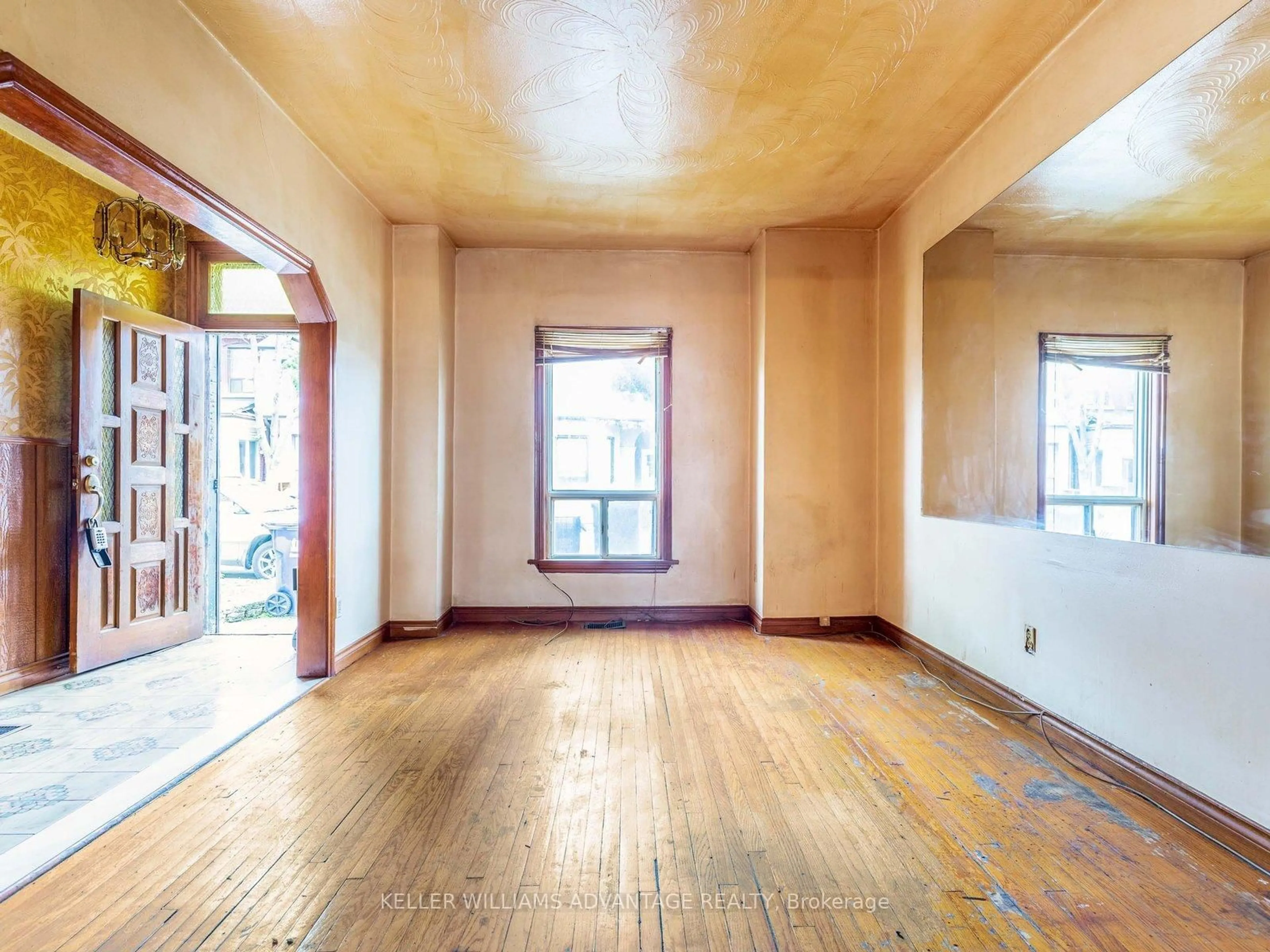 A pic of a room for 28 Miller St, Toronto Ontario M6N 2Z7